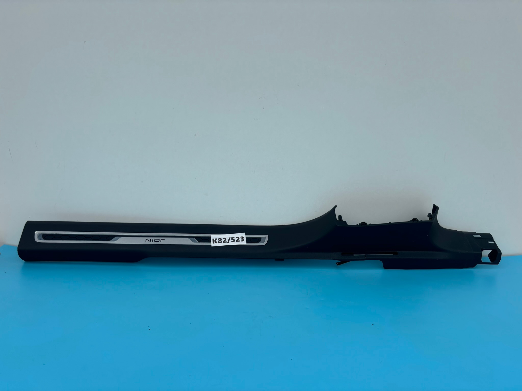 VW TIGUAN 2 II 5NA JOIN right moulding threshold front cap without LED K82/523
