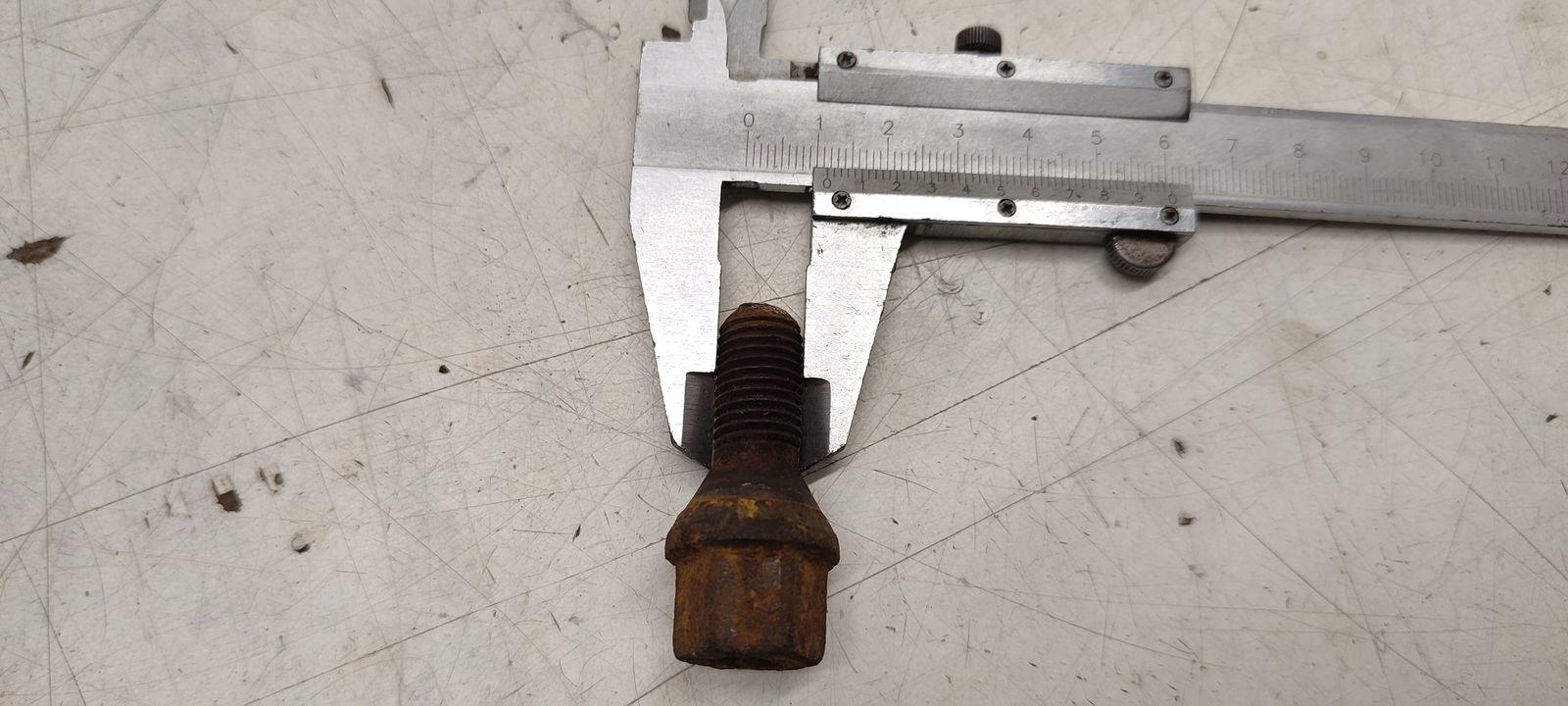 Szpilki Schrauben do der Räder stalowych Opel Astra H 1,7 CDTI