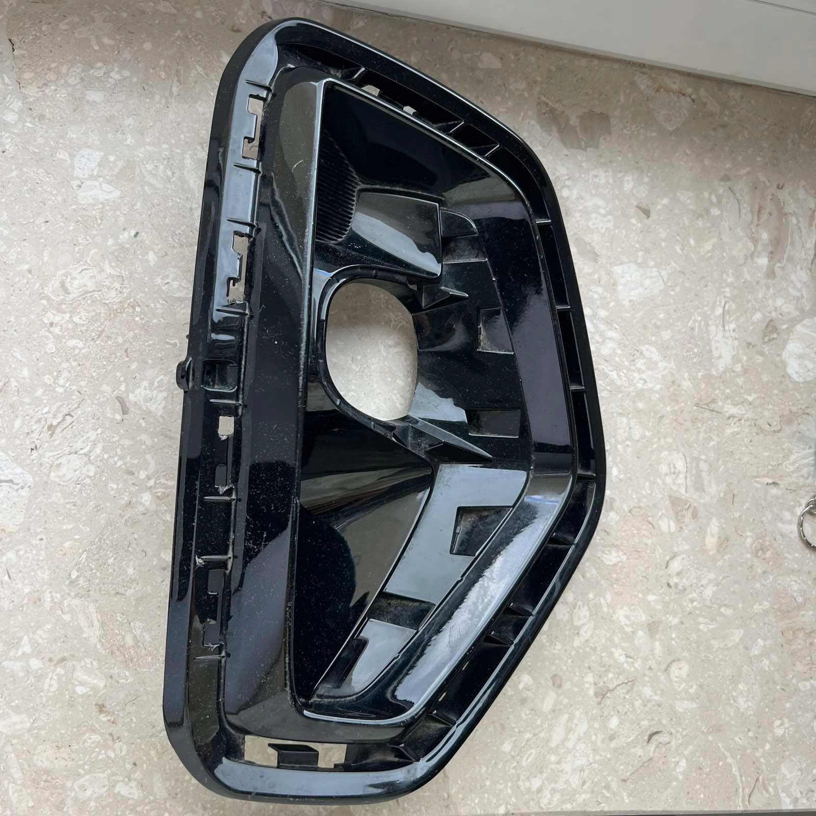 KIA STONIC 17- grid of a bumper right front 86524-H8HA0