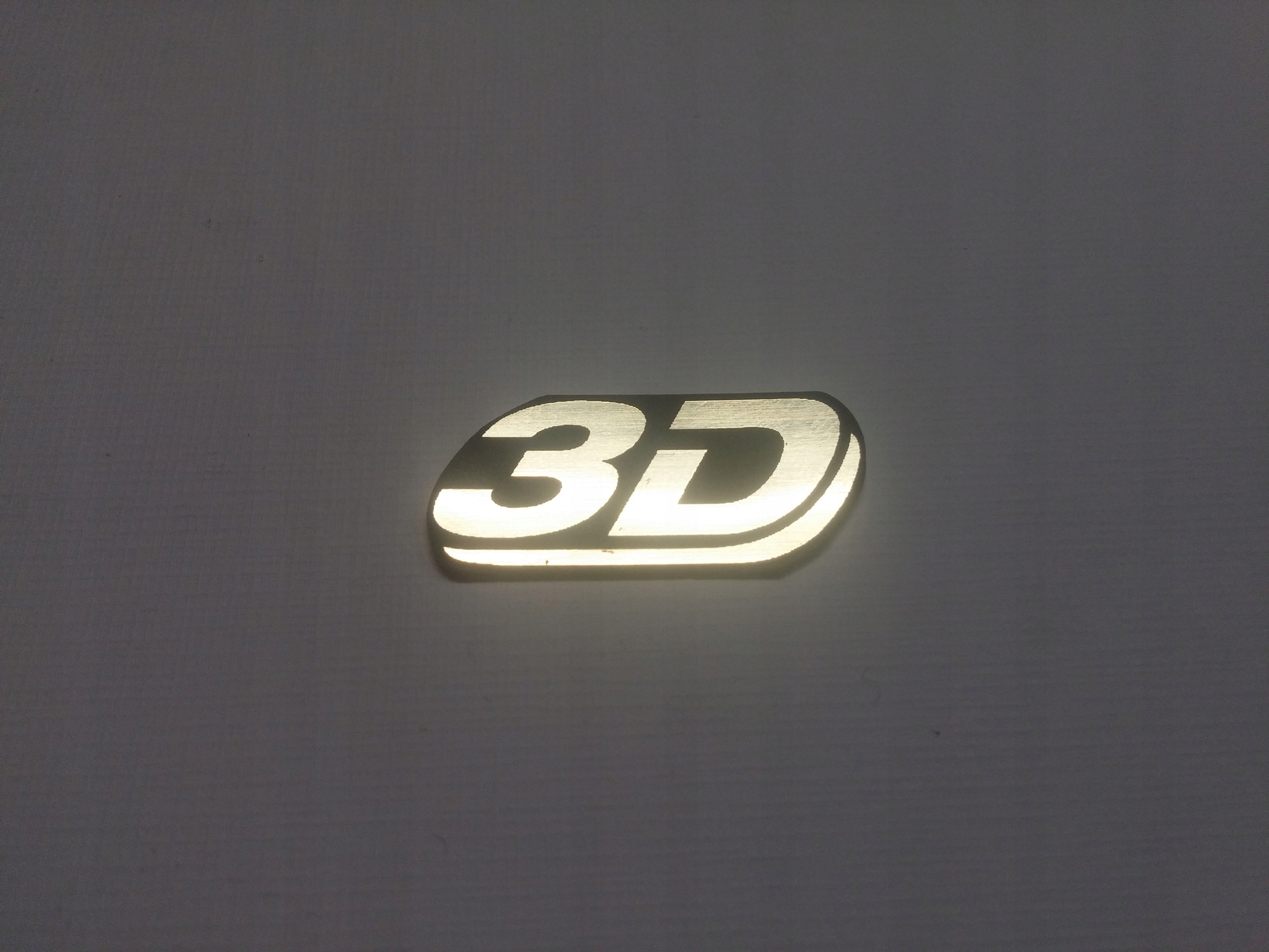 

3D naklejka emblemat 30 x 13 mm *złota