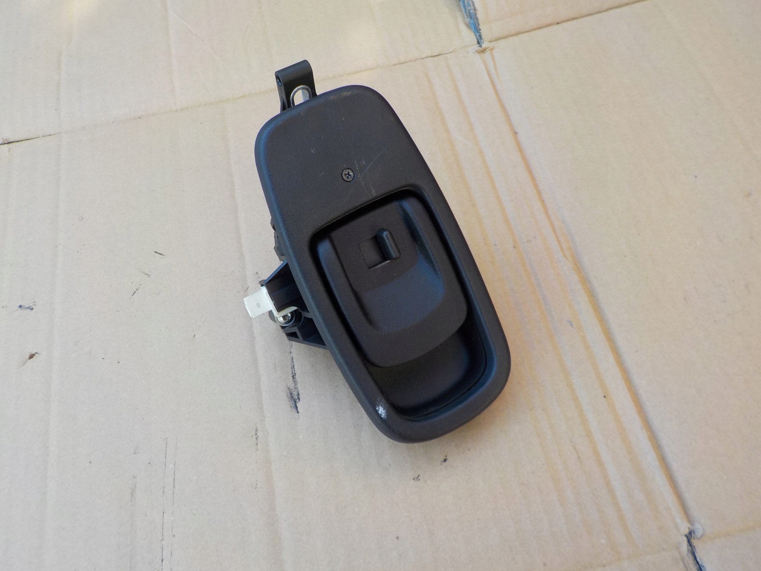 handle lock bonnet rear part mercedes w211 kombi 2003r