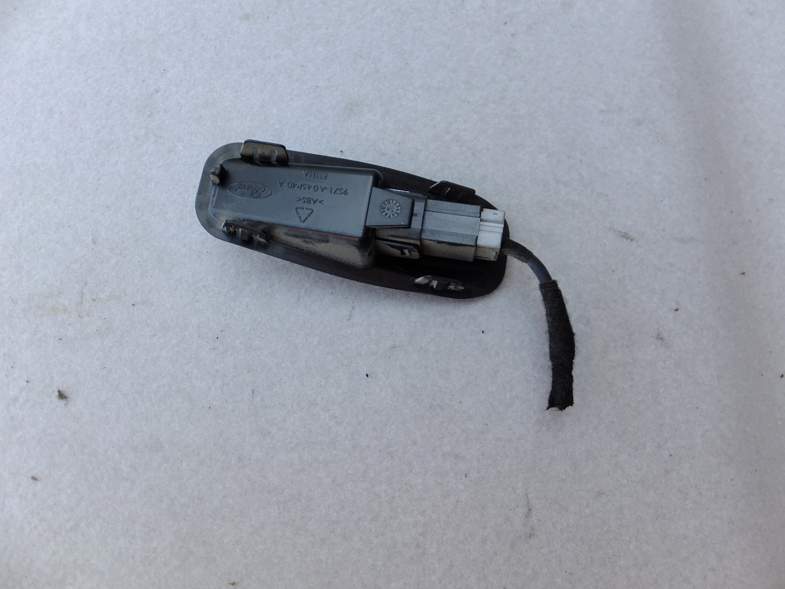 adapter usb ford s-max mk1 8M2T-19A164-BA