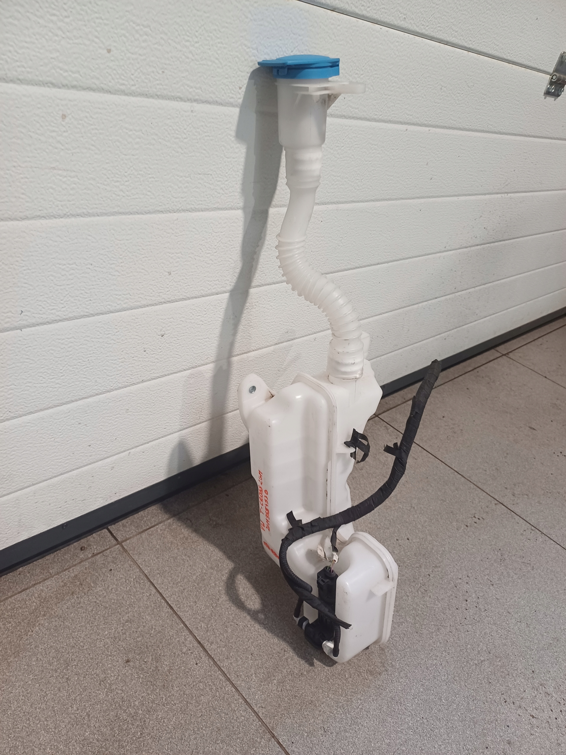 бачок омывателя жидкости vw T CROSS 2GM 2GM955453B