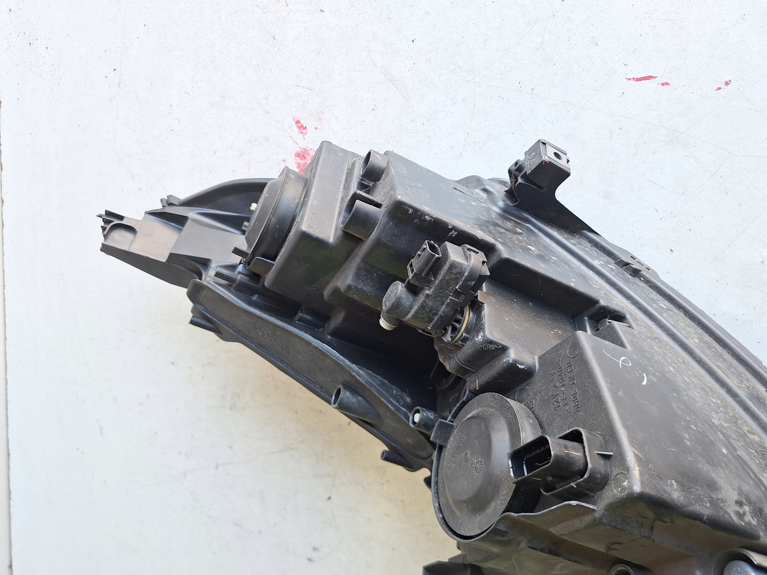 PEUGEOT 2008 and 12-16 light front right + LED UK