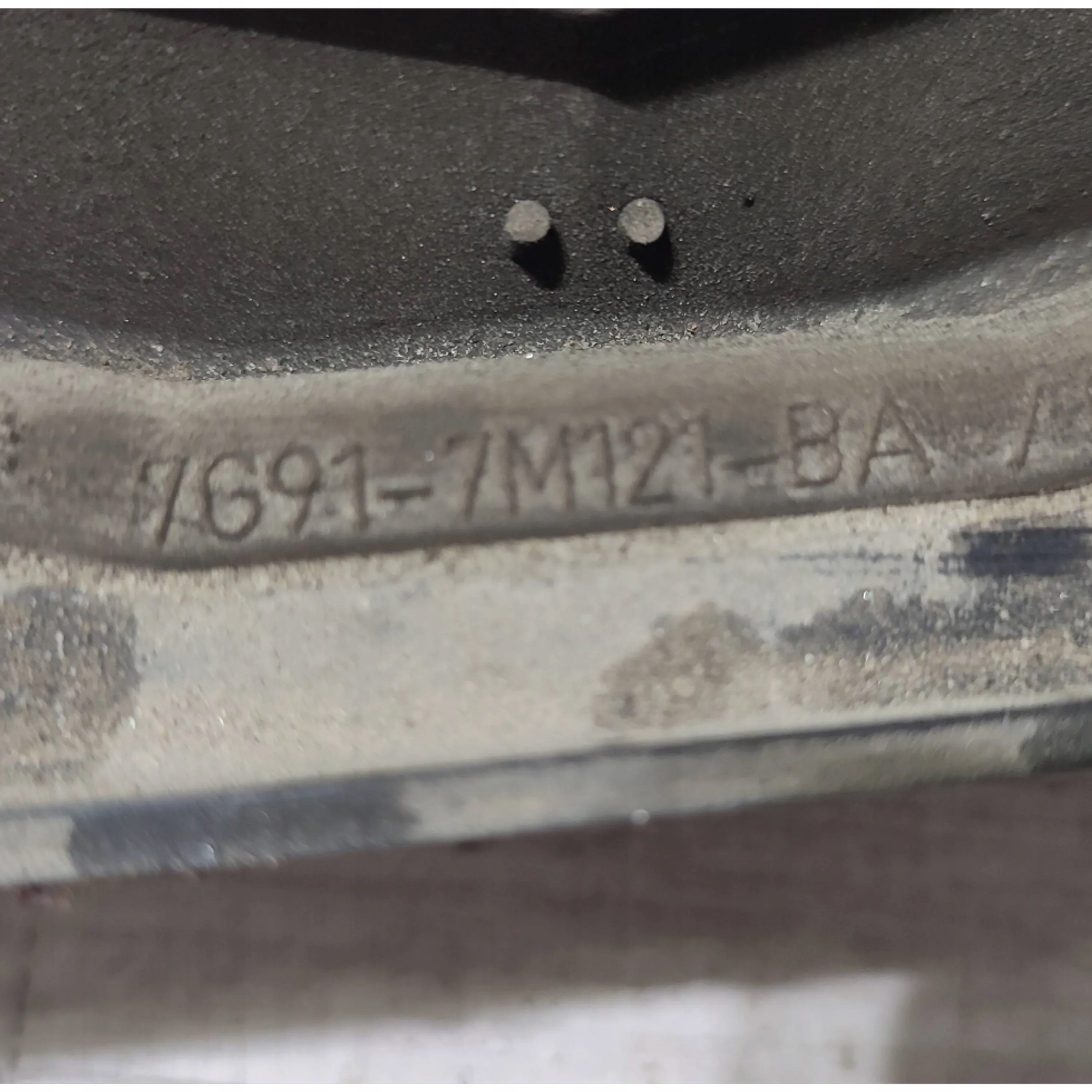 Ford Mondeo MK5 16r 2.0TDCi engine mount