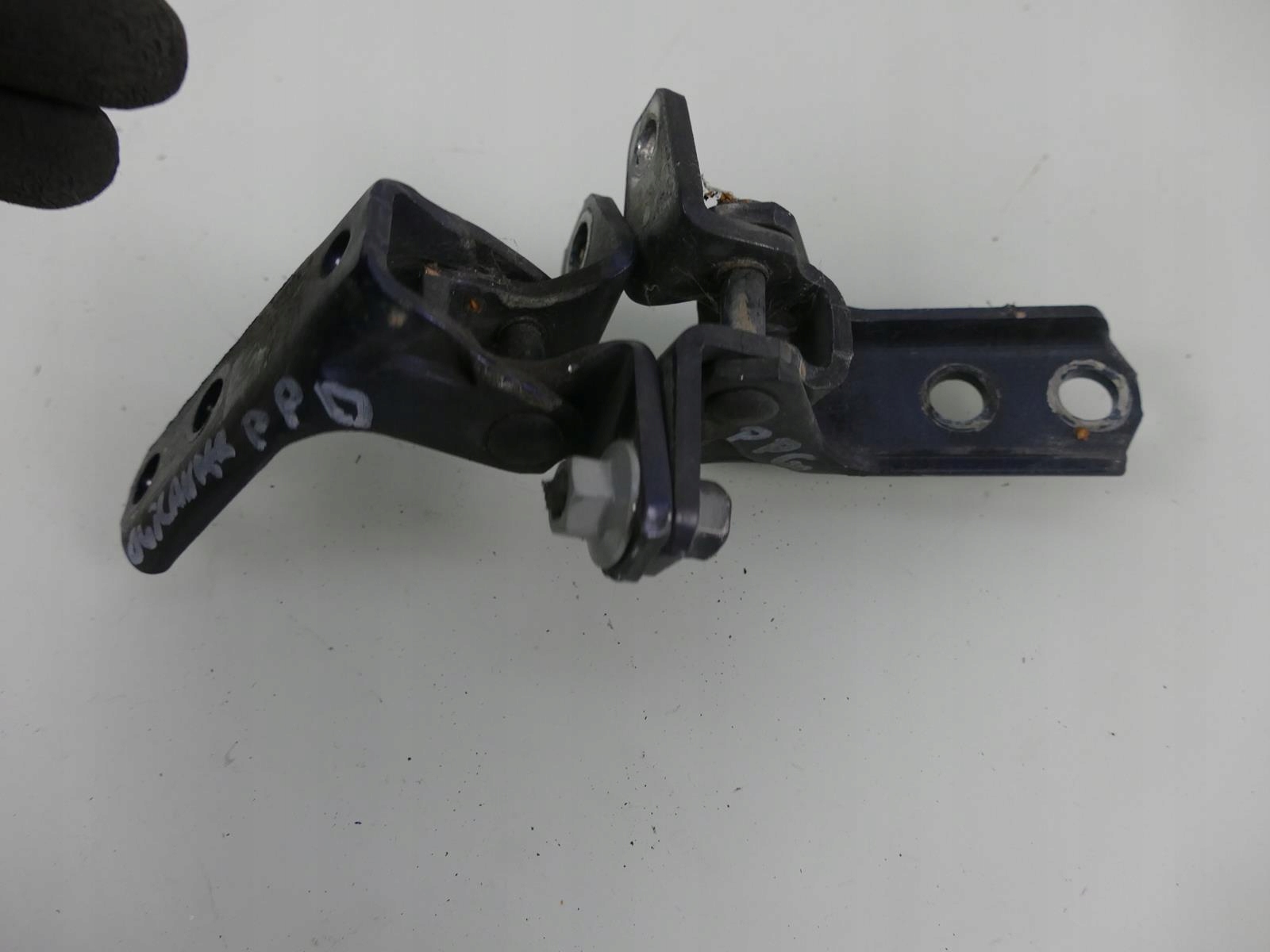 MITSUBISHI OUTLANDER II hinges door hinge right front 37E