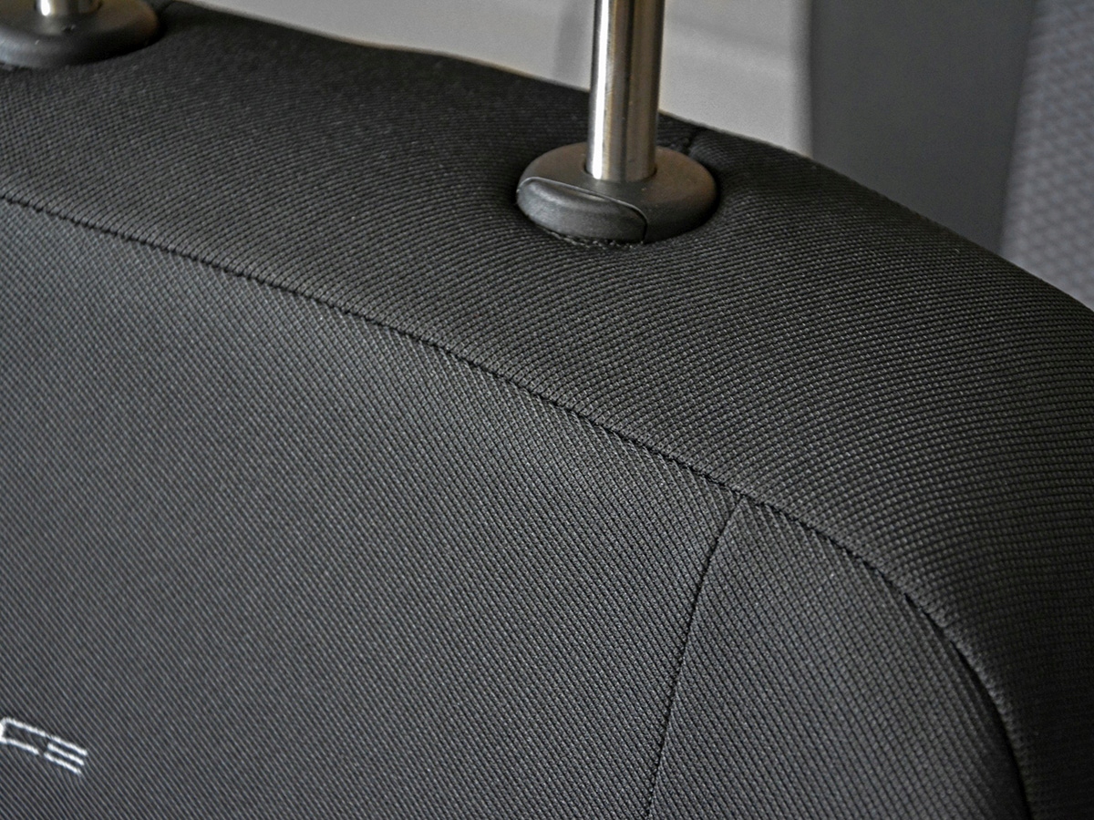 Pokrowce P4 dedykowane do RENAULT SCENIC III 3 Materiał poliester