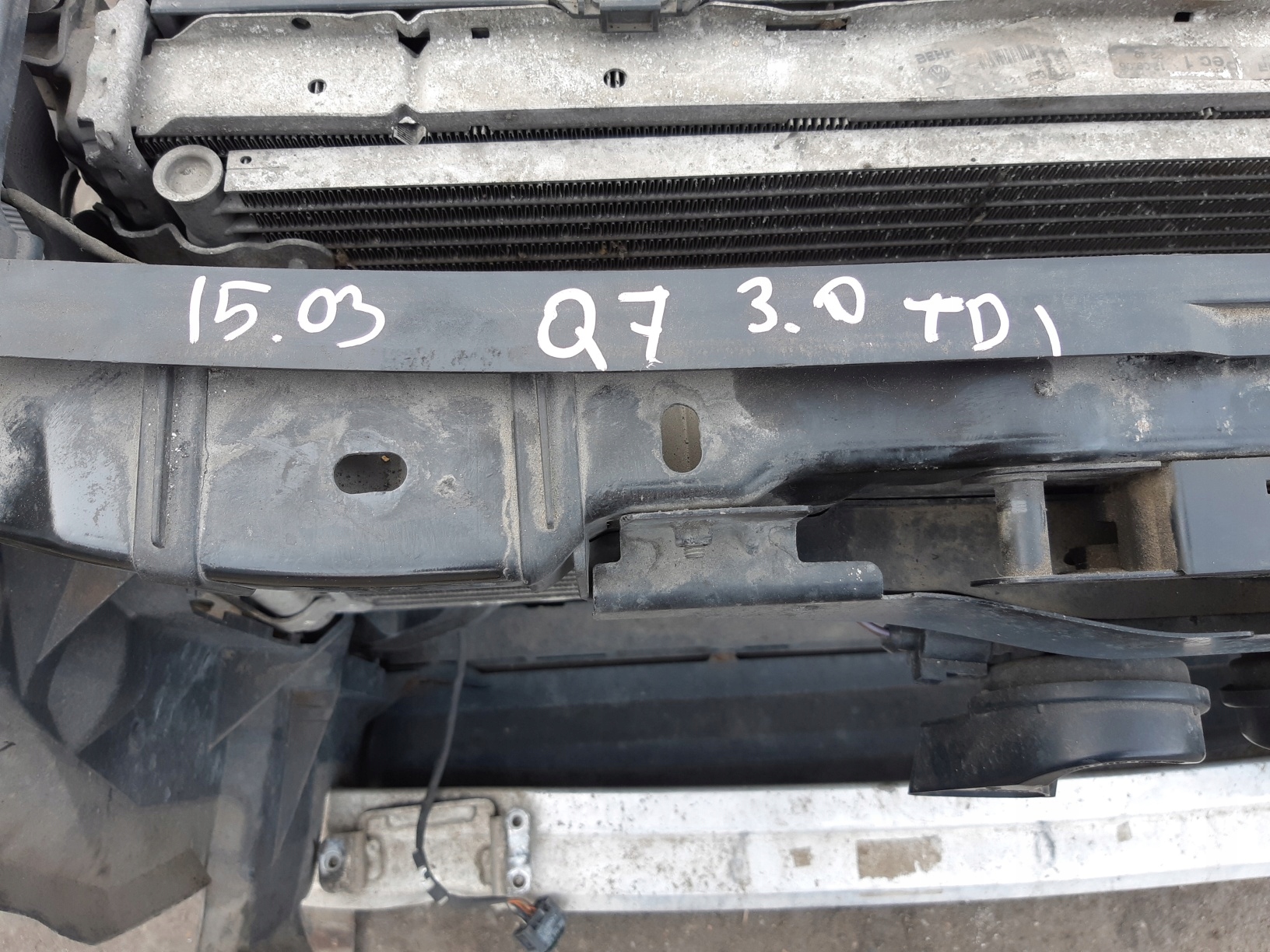 AUDI Q7 4L 3.0 TDI support panel for radiators pillar KOMPLET