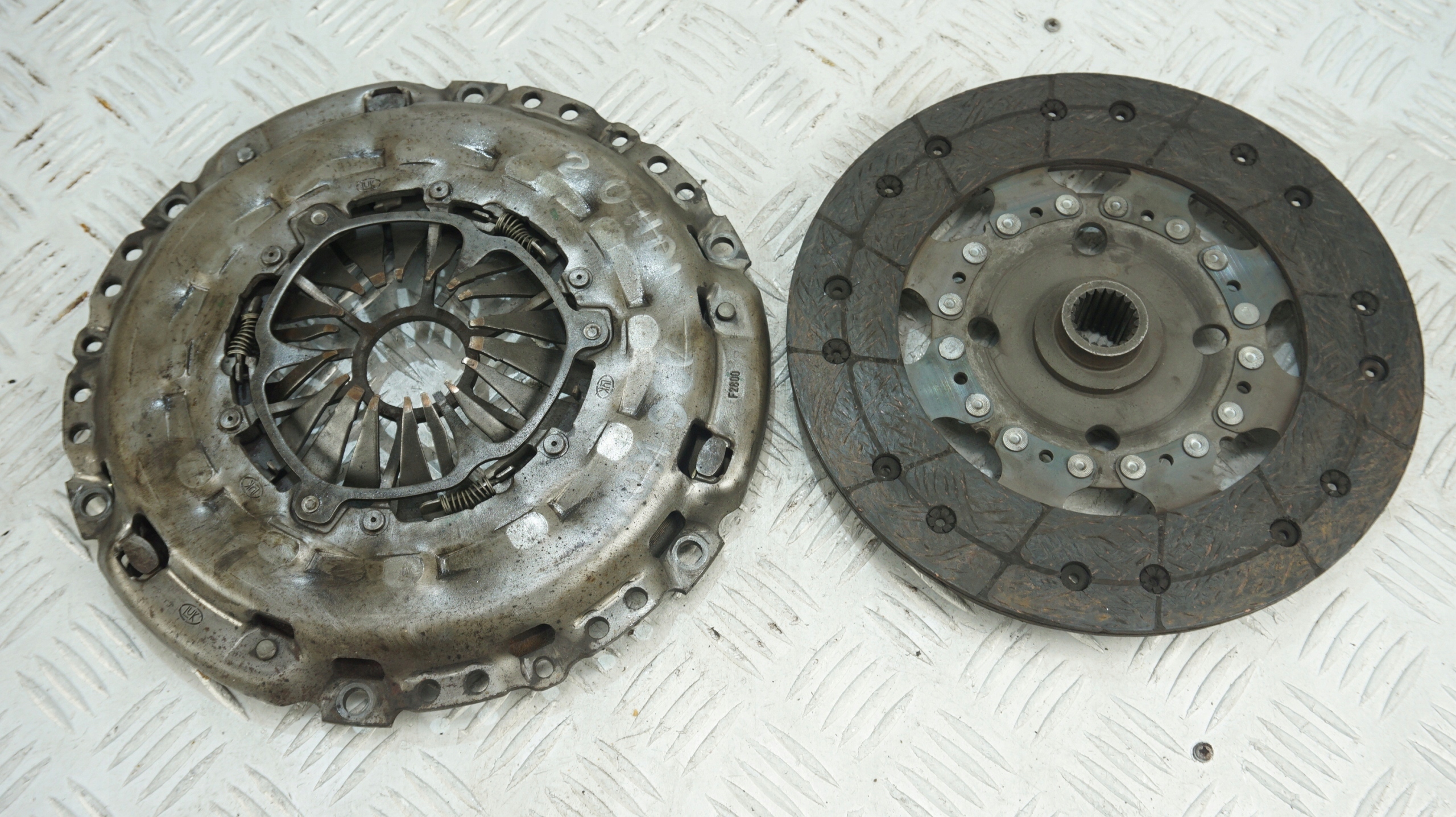 PEUGEOT CITROEN 2.0HDI 136KM DOCISK TARCZ SPRZĘGŁA