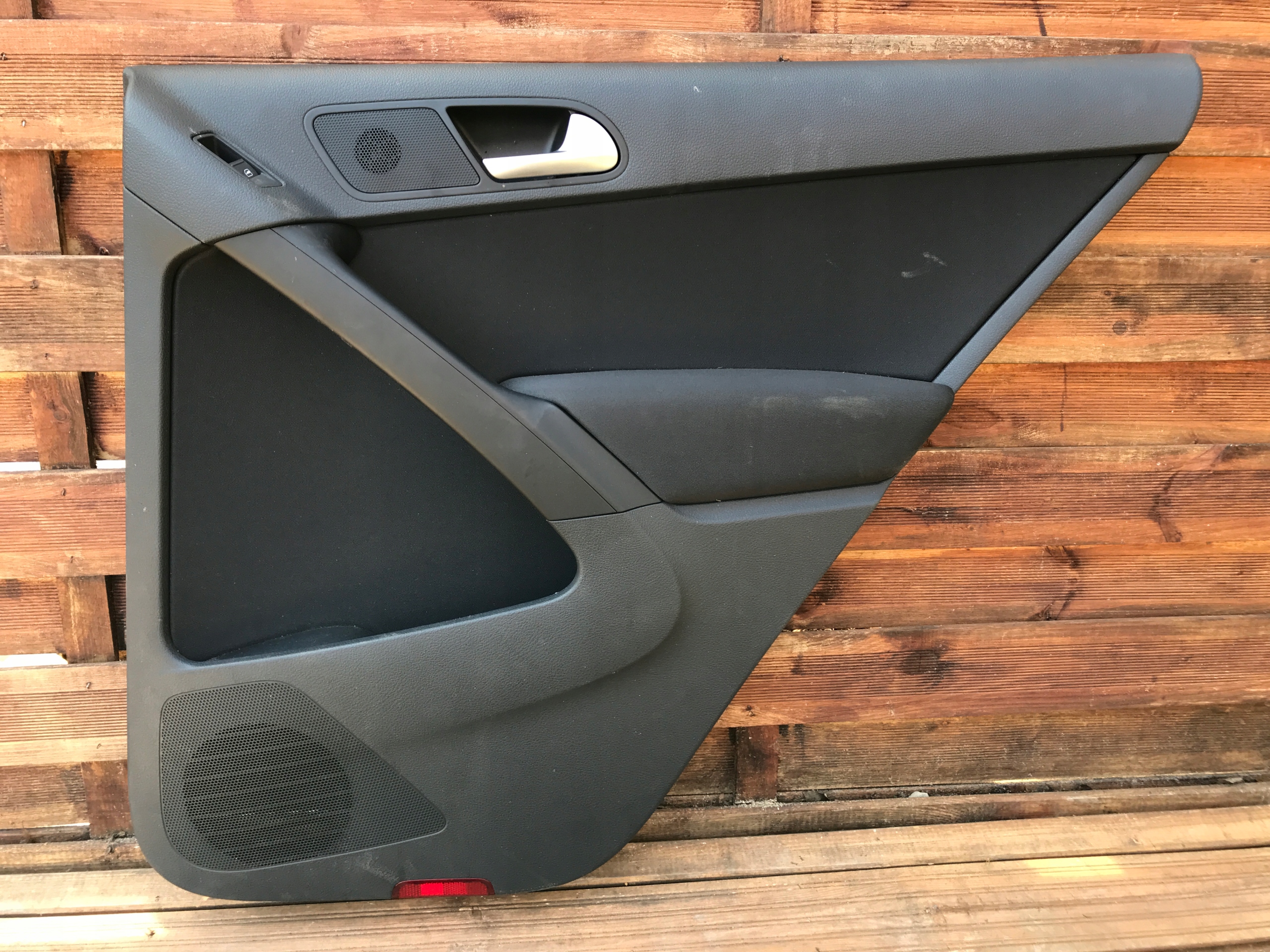 side door right rear part VW TIGUAN 5N0867212