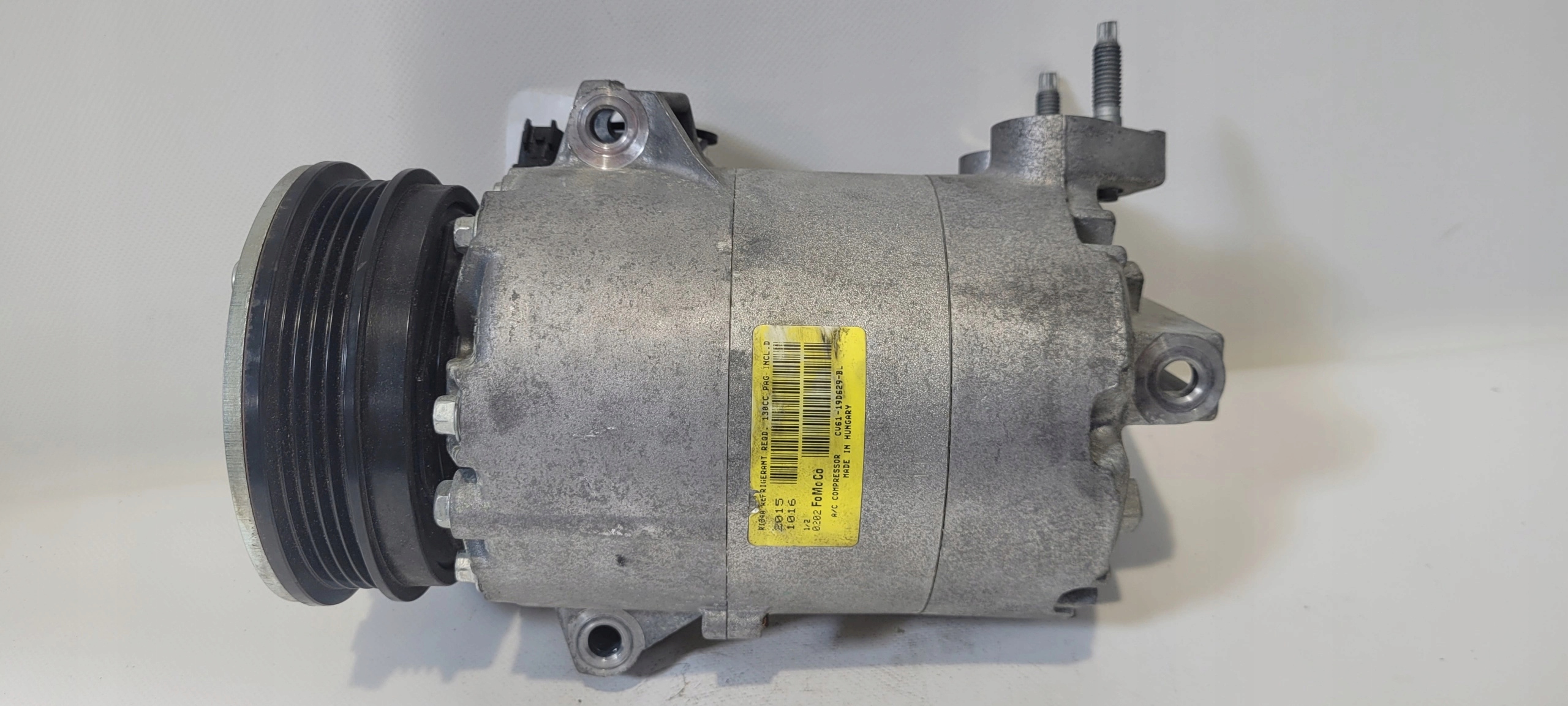 compressor; of the air conditioning FORD CV61-19D629-BL