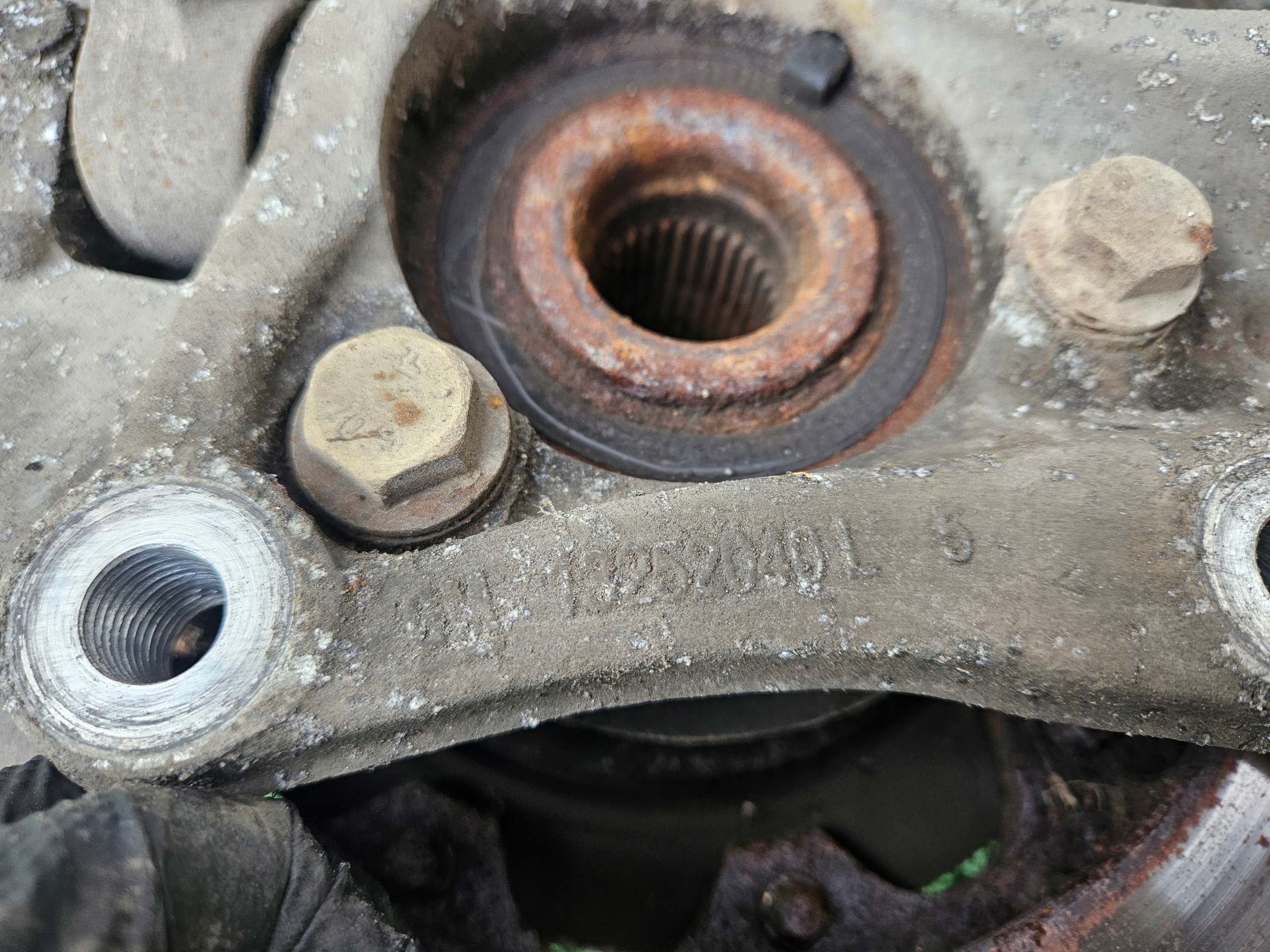 поворотный кулак opel INSIGNIA A 2.8 v6