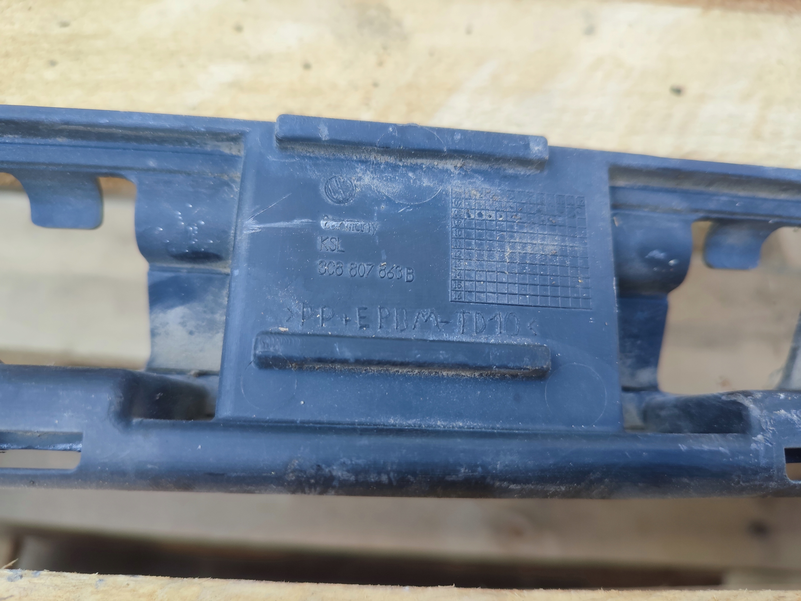 bumper bracket rear part VOLKSWAGEN VW PASSAT CC 3C8807863B