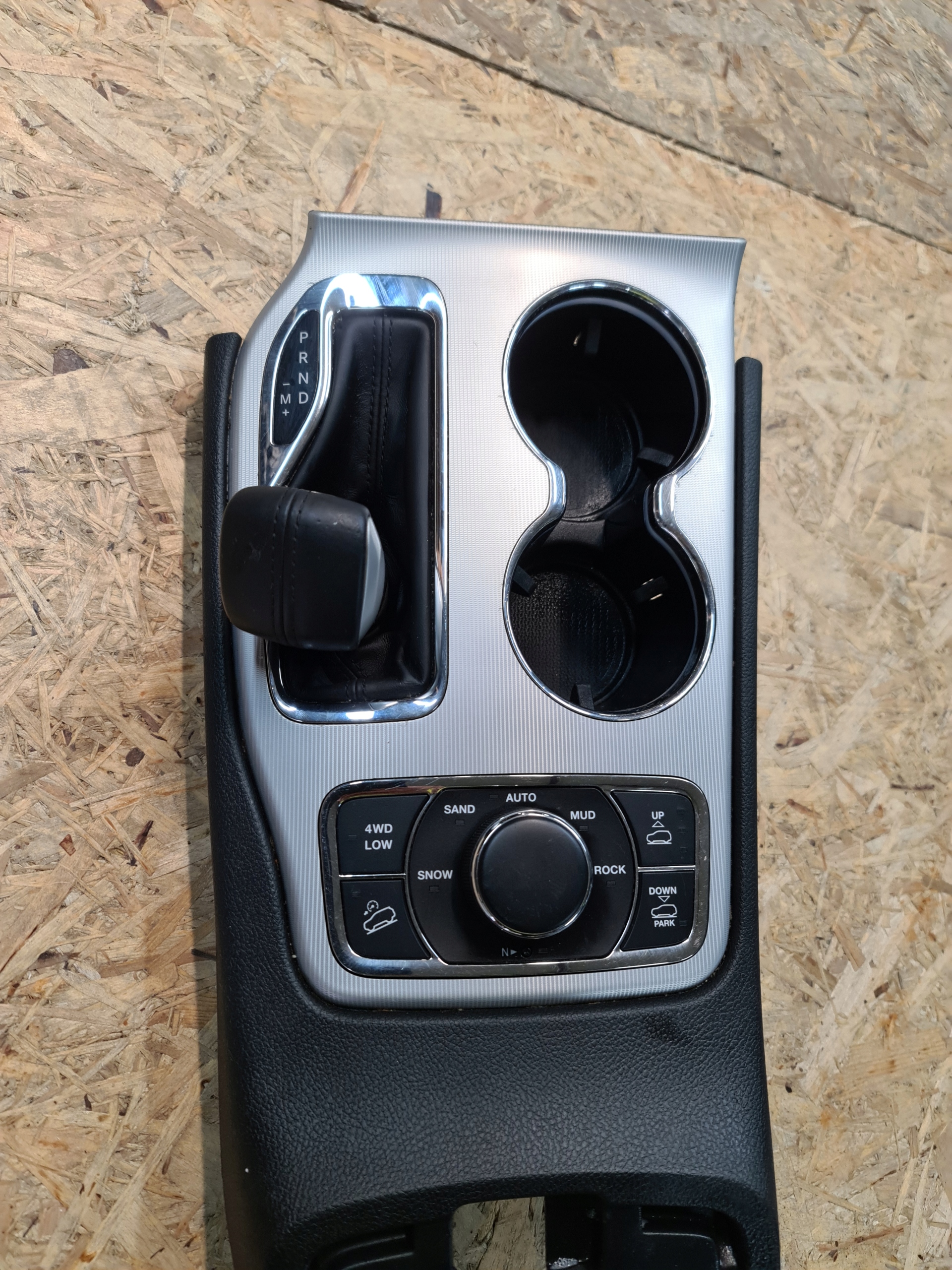 JEEP GRAND CHEROKEE WK2 2013 2014 2015 РЫЧАГ