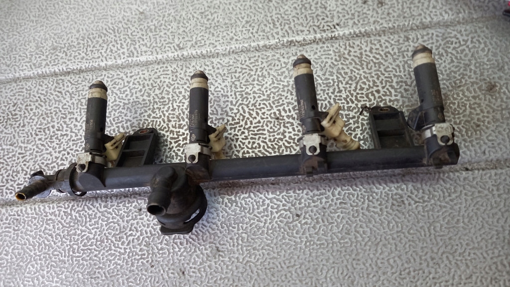 LISTWA WTRYSKOWA FIAT STILO I 03R 1.8B