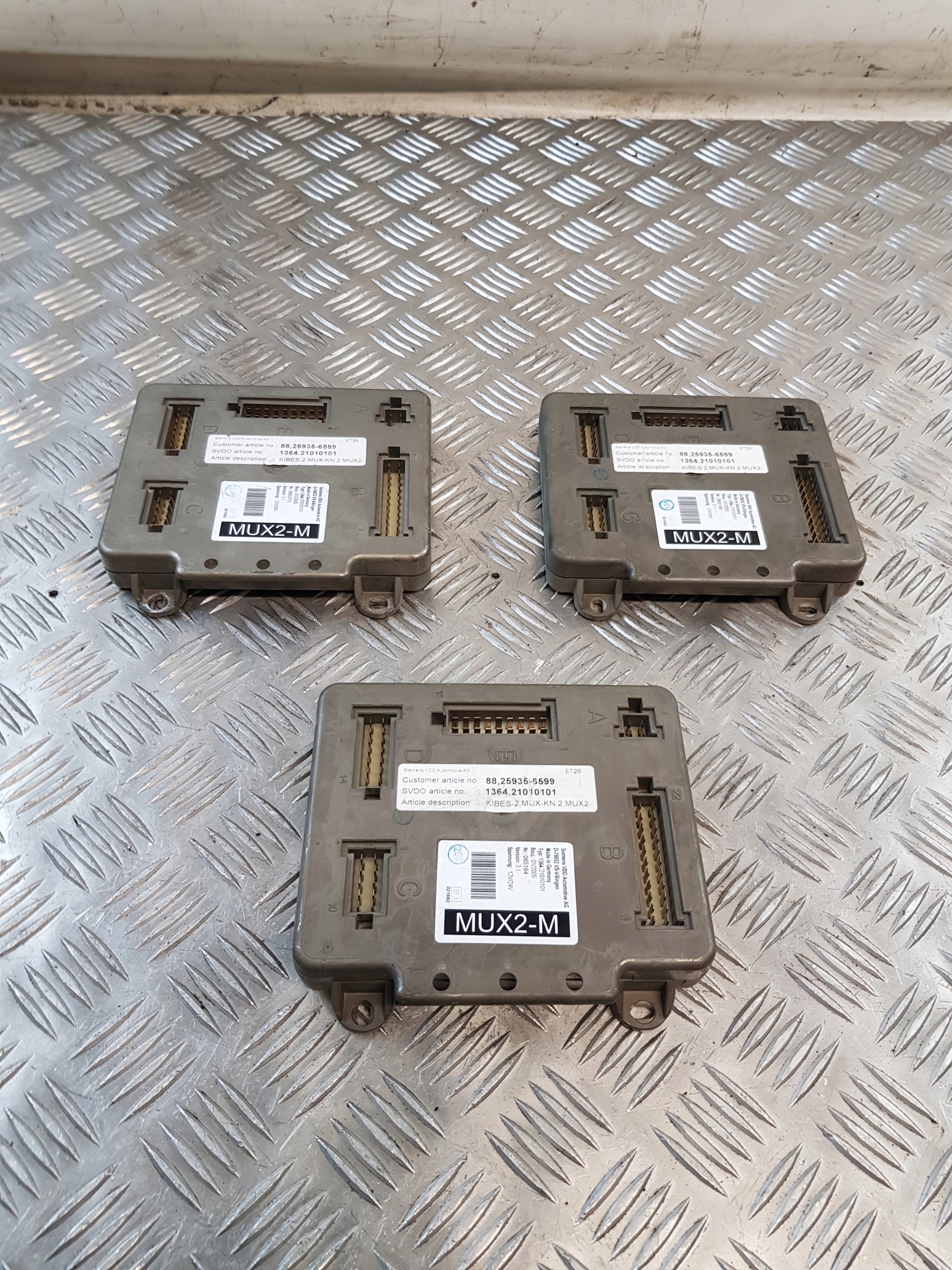 control unit SIEMENS VDO MUX2-M DO AUTOBUSU 1364.21010101 88.25935-6599