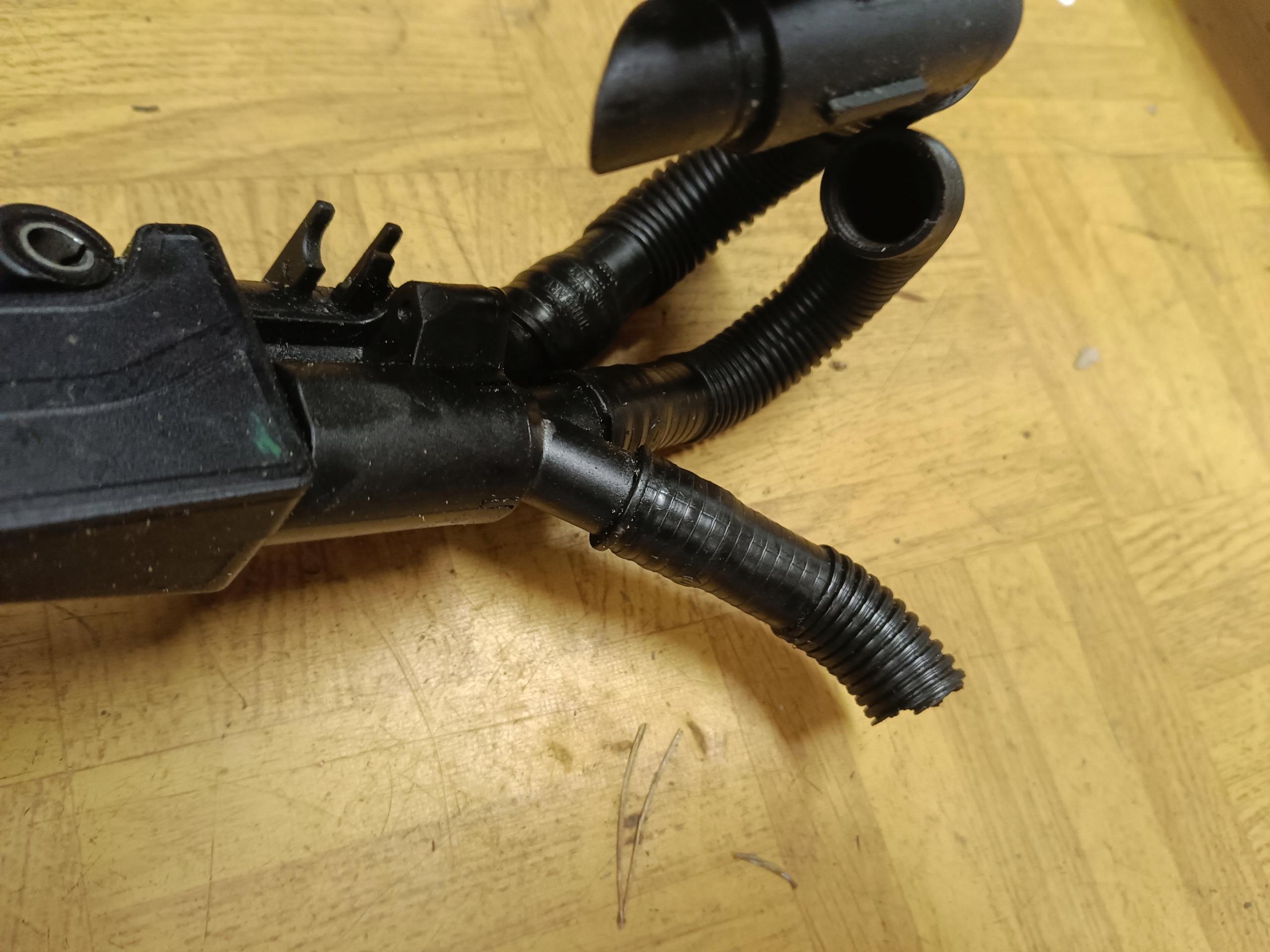 AUDI VOLKSWAGEN ODMA SEPERATOR olio 06E103547