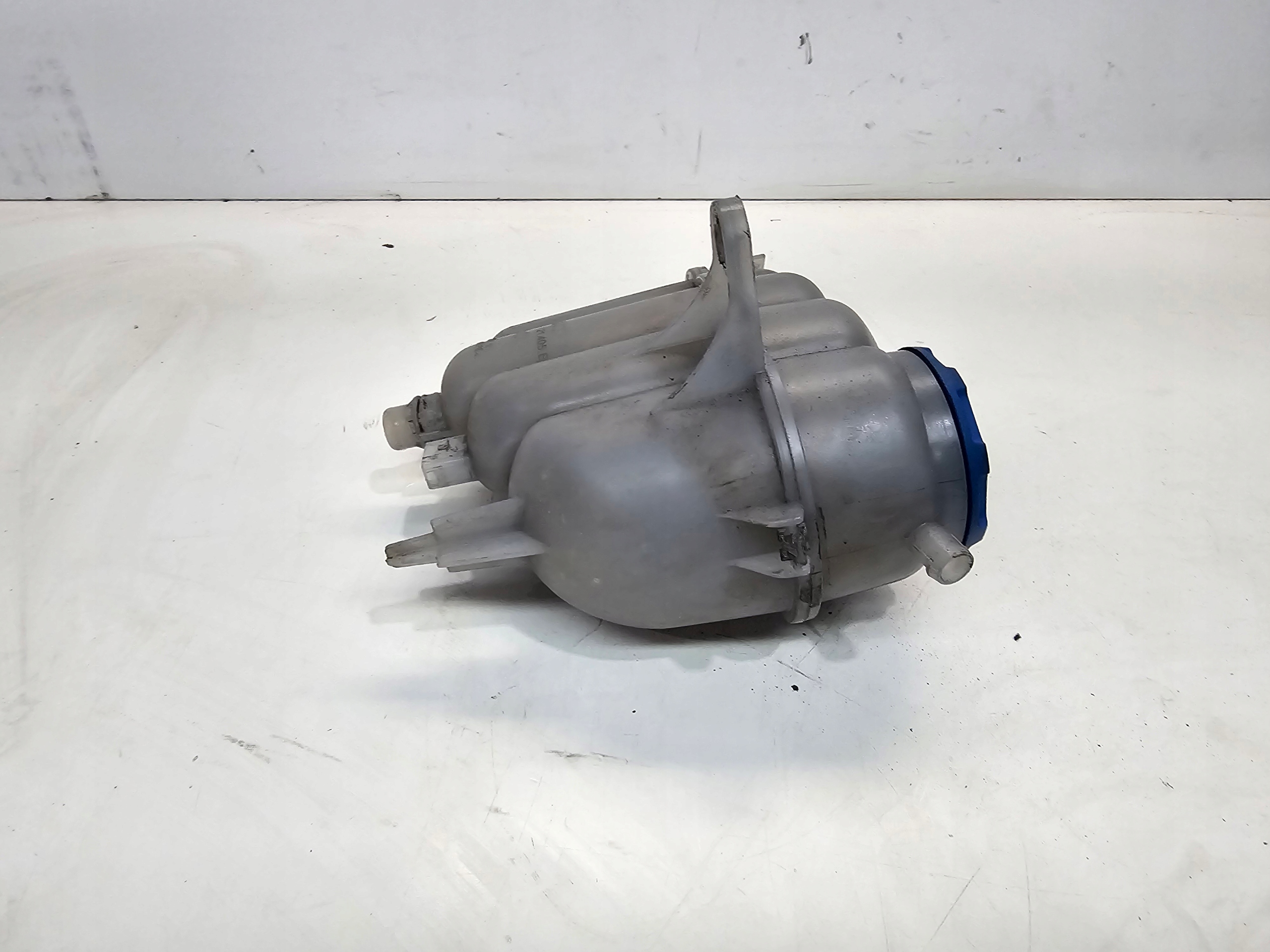 Scheibenwaschbehälter AUDI A4 B9 A5 8W 8W0121405E