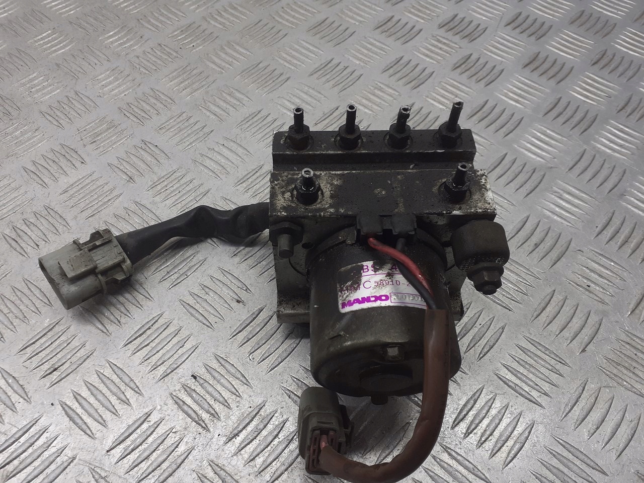 Hyundai Купе и 1.6 насос ABS 58910-29310