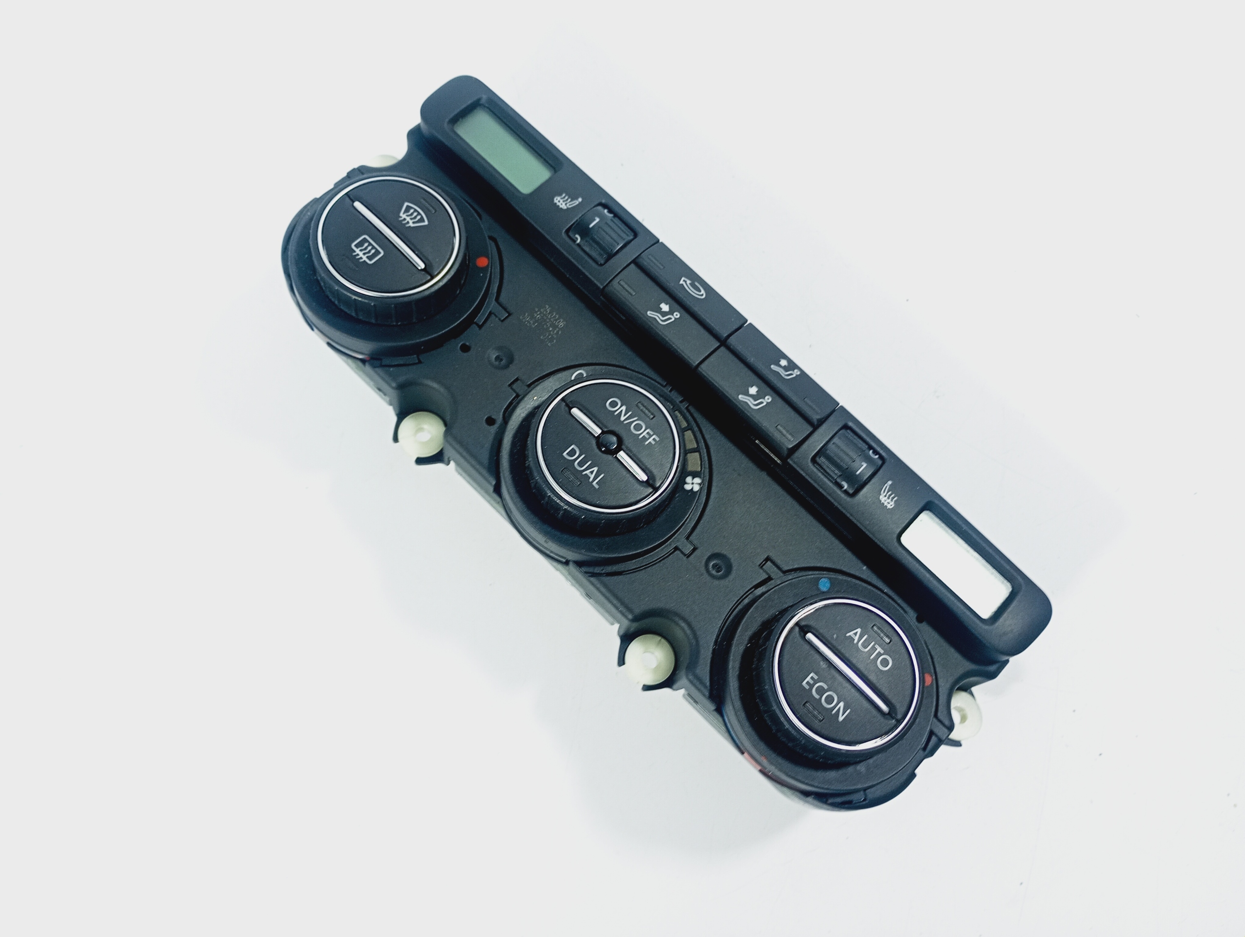 Interrupteur Bouton Unite commande clima VW Passat B6 05-10 OE 74677532