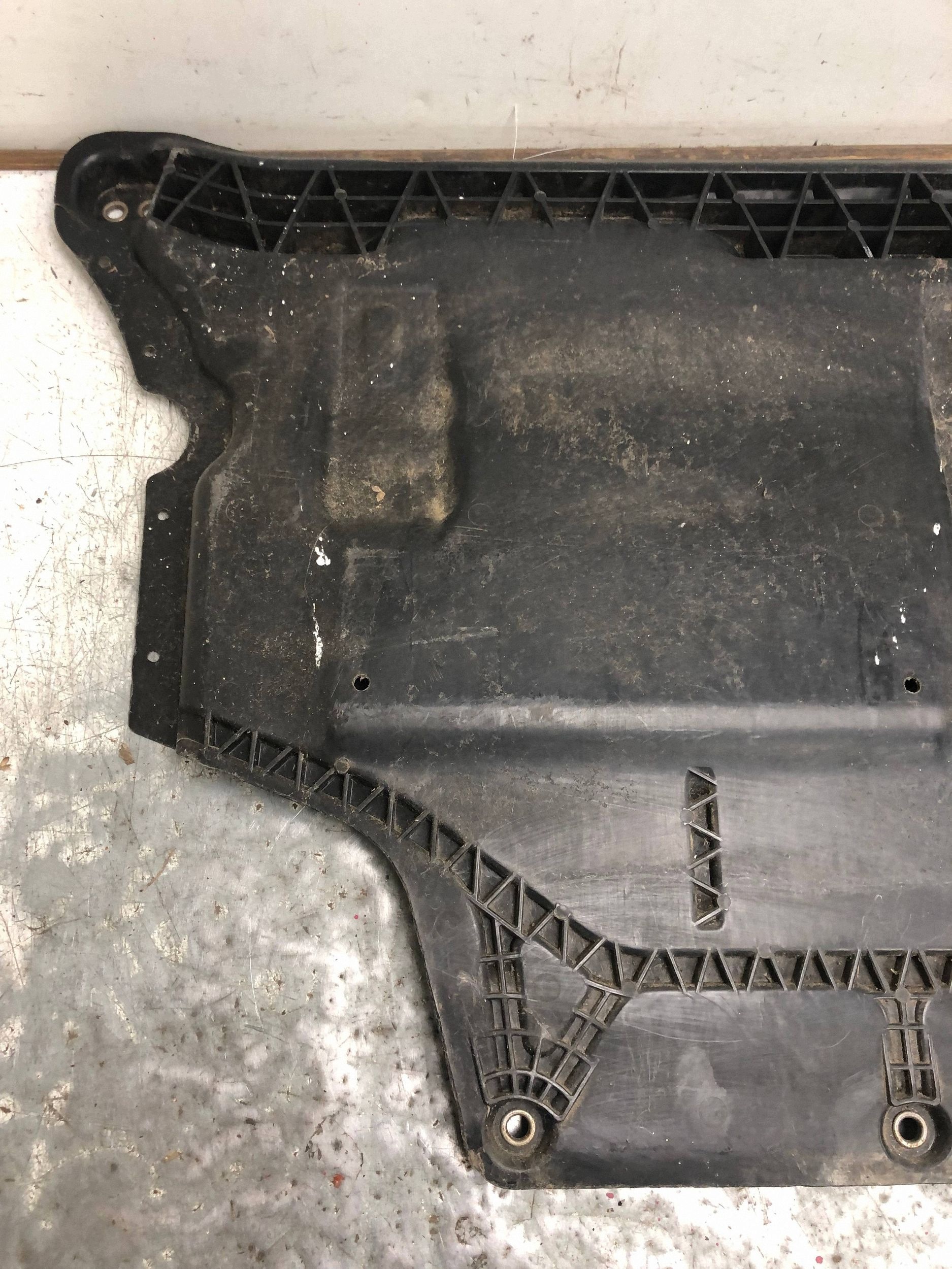 cover below engine VW SKODA AUDI 5Q0825901