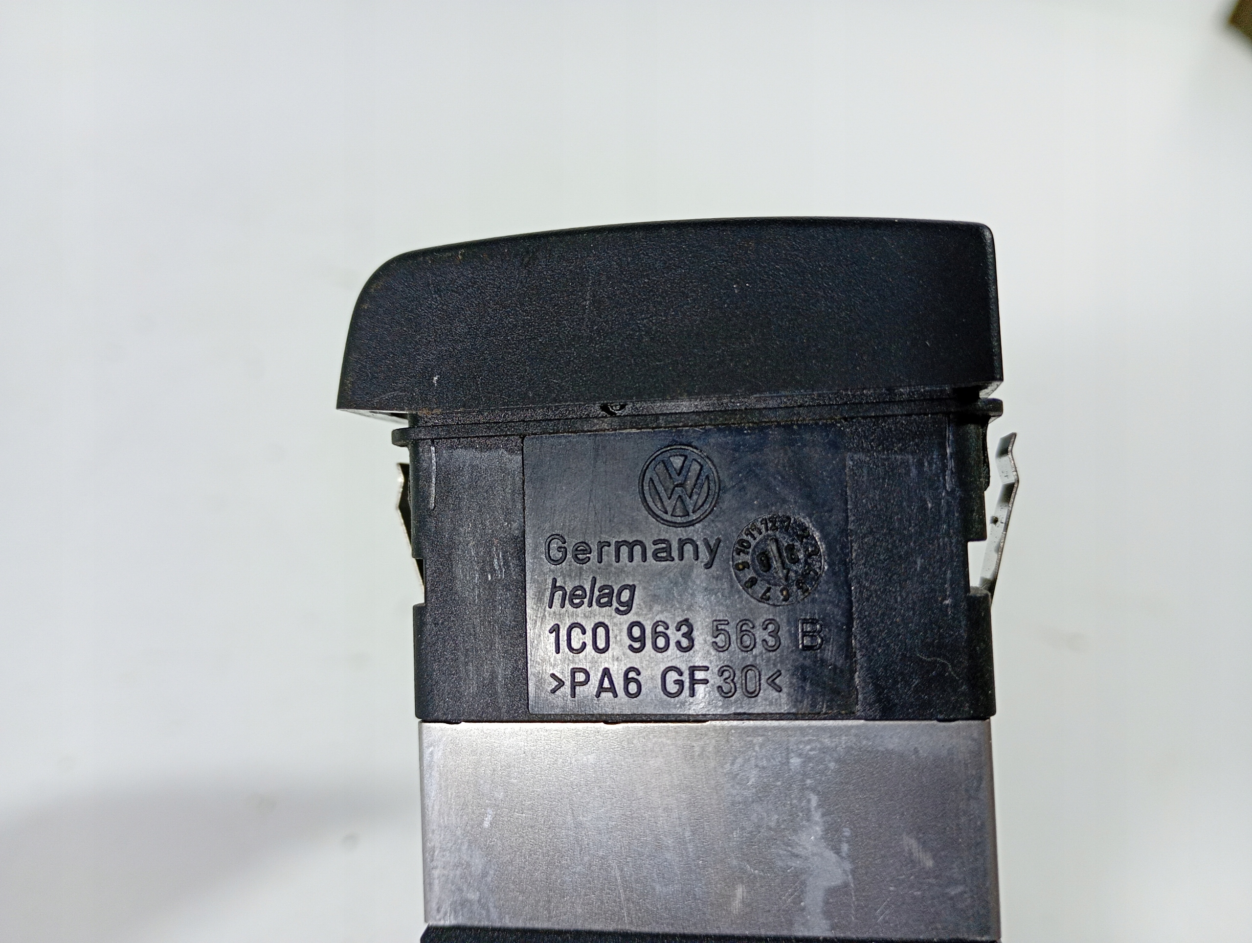 VW New Beetle 98-10 switch switch heating seat OE 1C0963563B