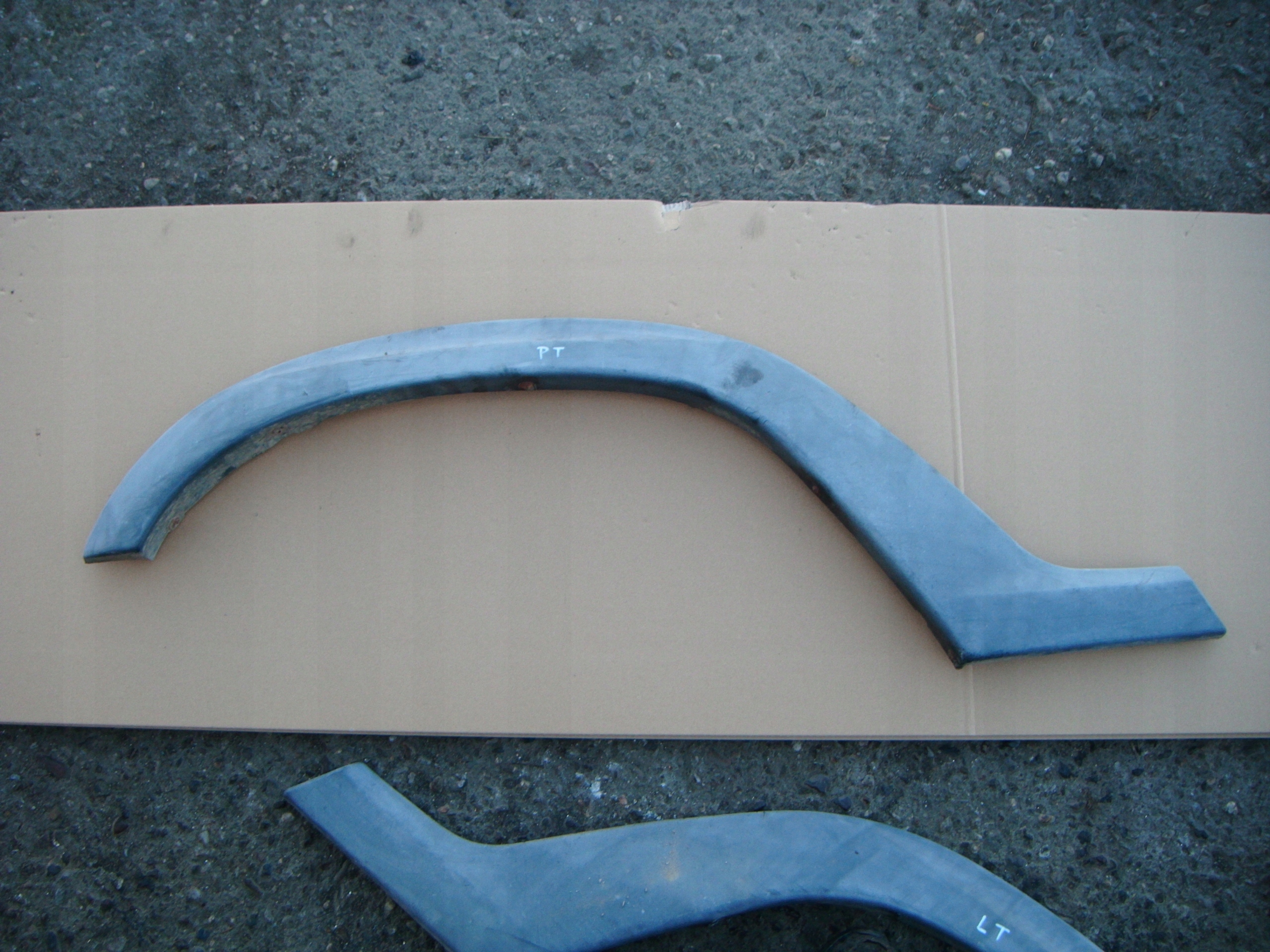 KORANDO II 2 96- LISTWA NAKŁADKA BŁOTNIKA