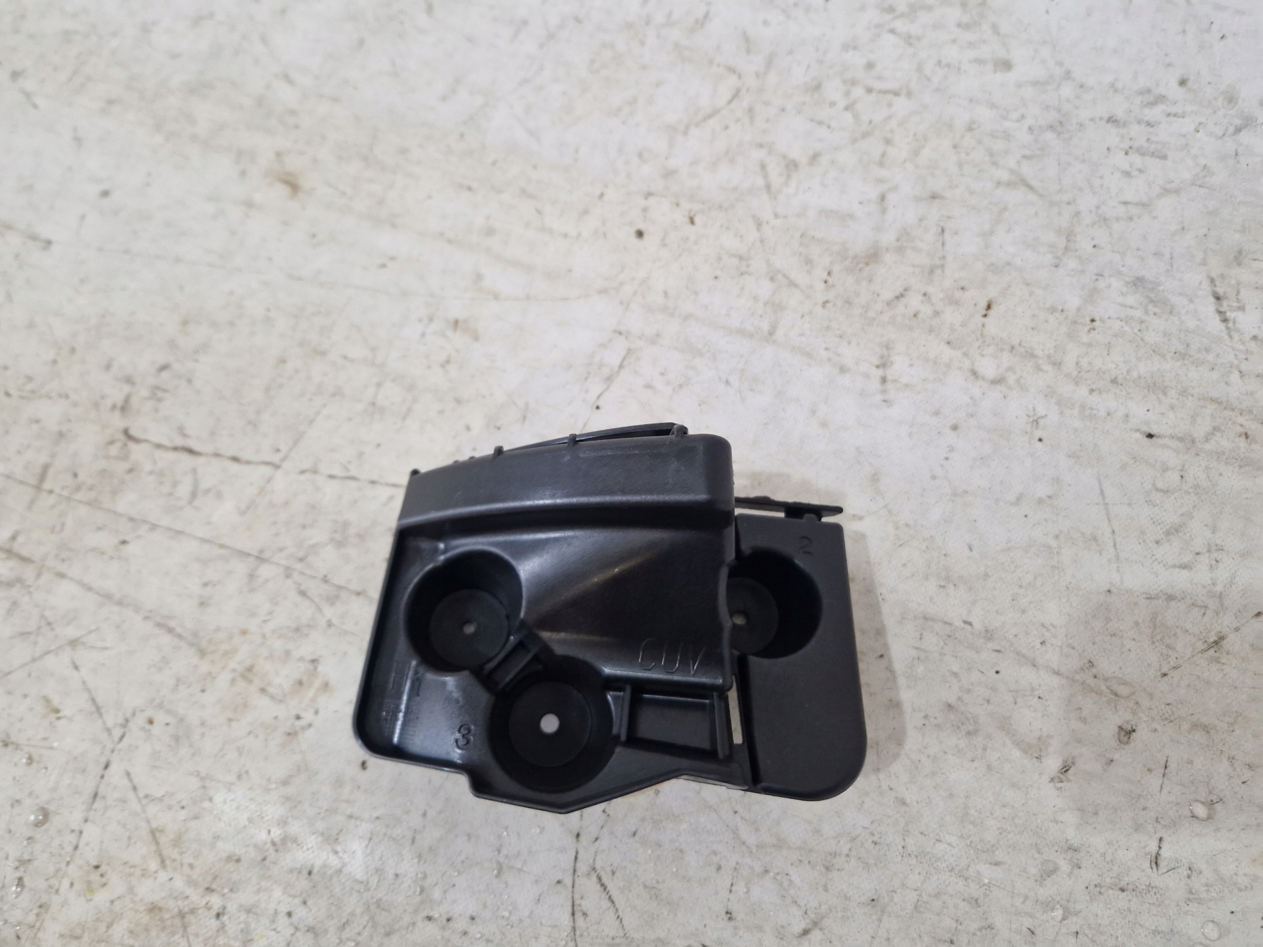 AUDI Q4 E-TRON. bumper bracket left rear part 89E807393