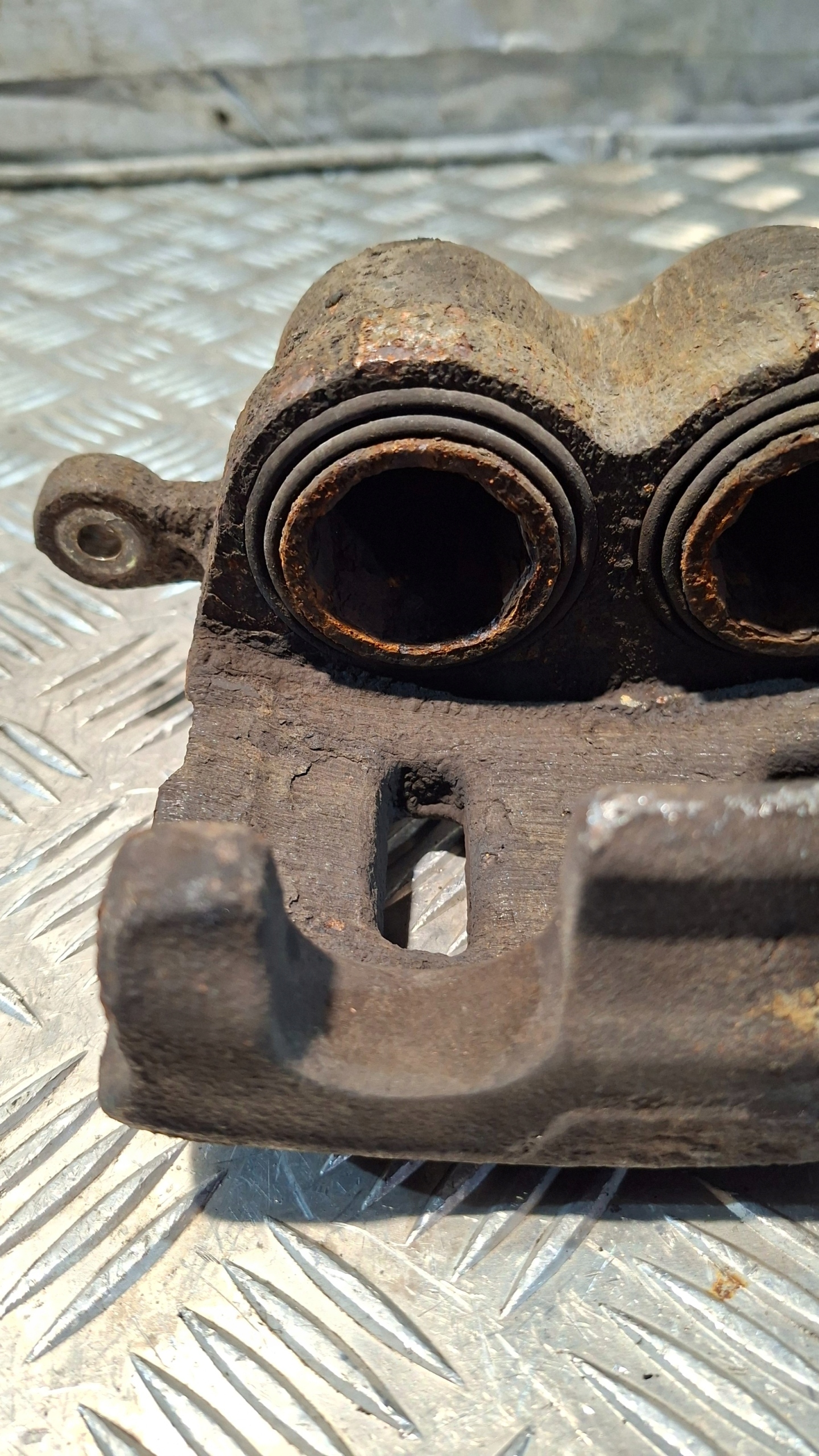 caliper brake right front CHEVROLET CAPTIVA 2.0D