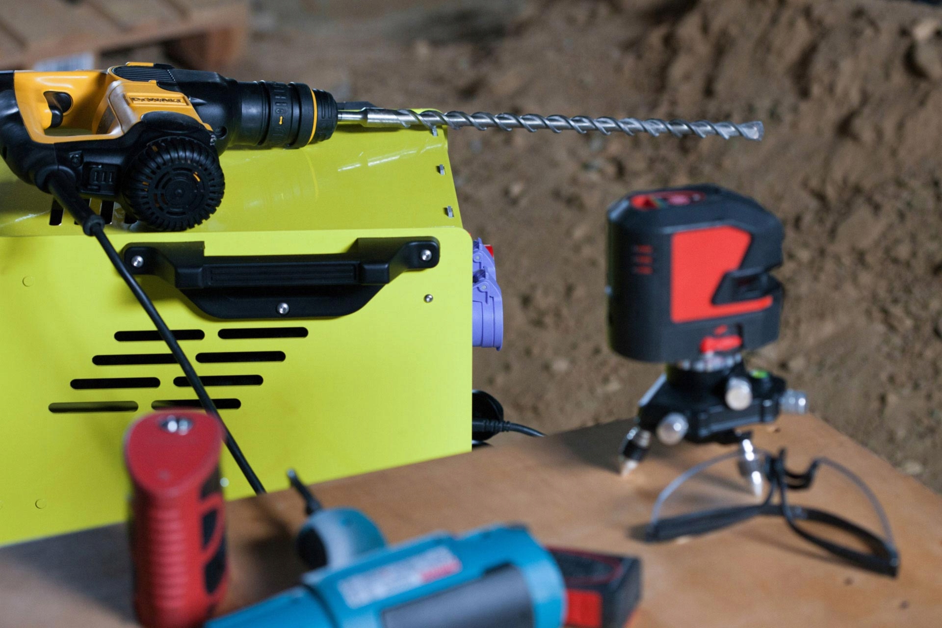 Solarny generator prądotwórczy z panelami OFF GRID 2,5 kWh stacja zasilania Stan opakowania oryginalne