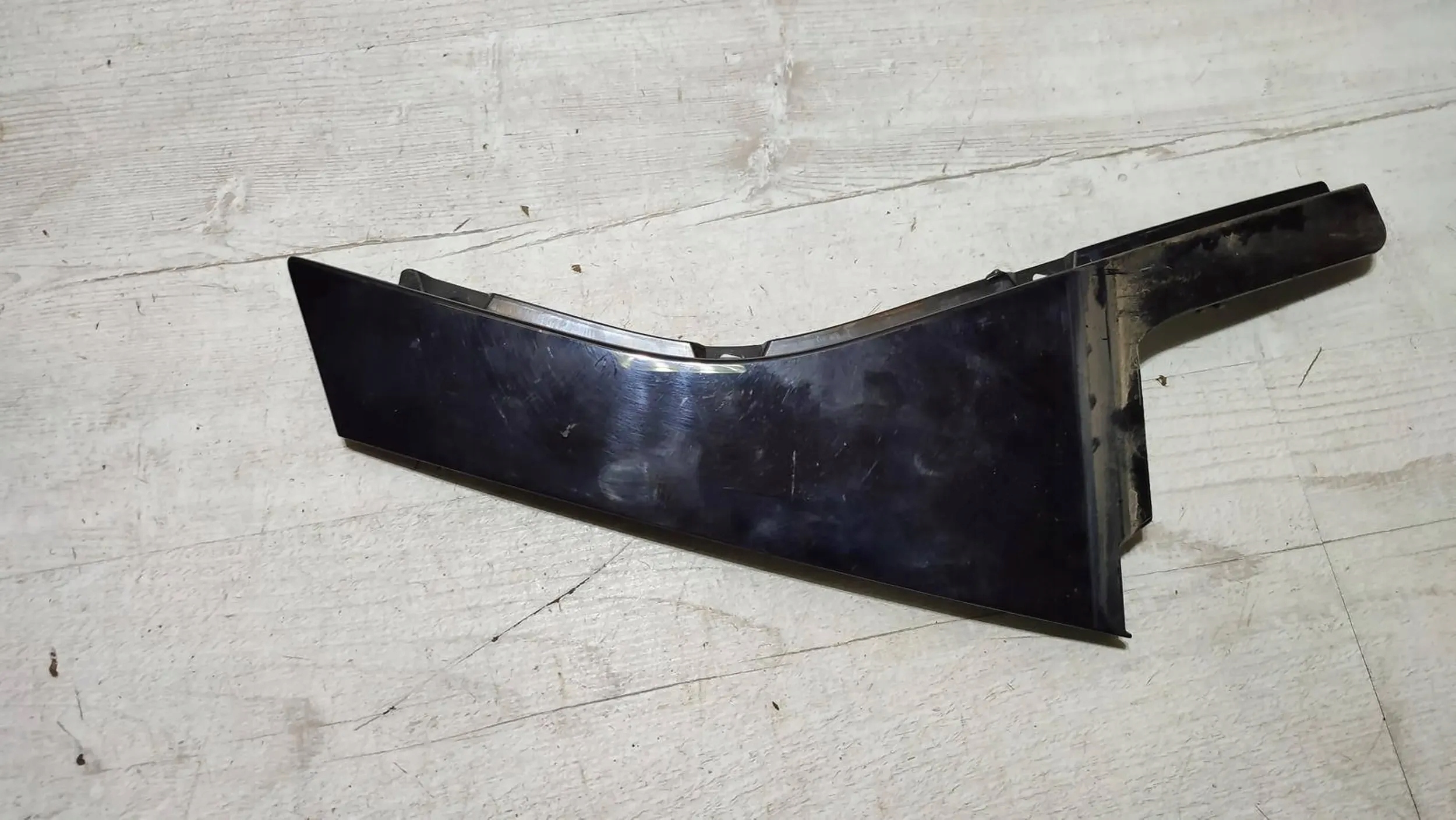 Volvo V40 II 2018r rear part side right moulding door