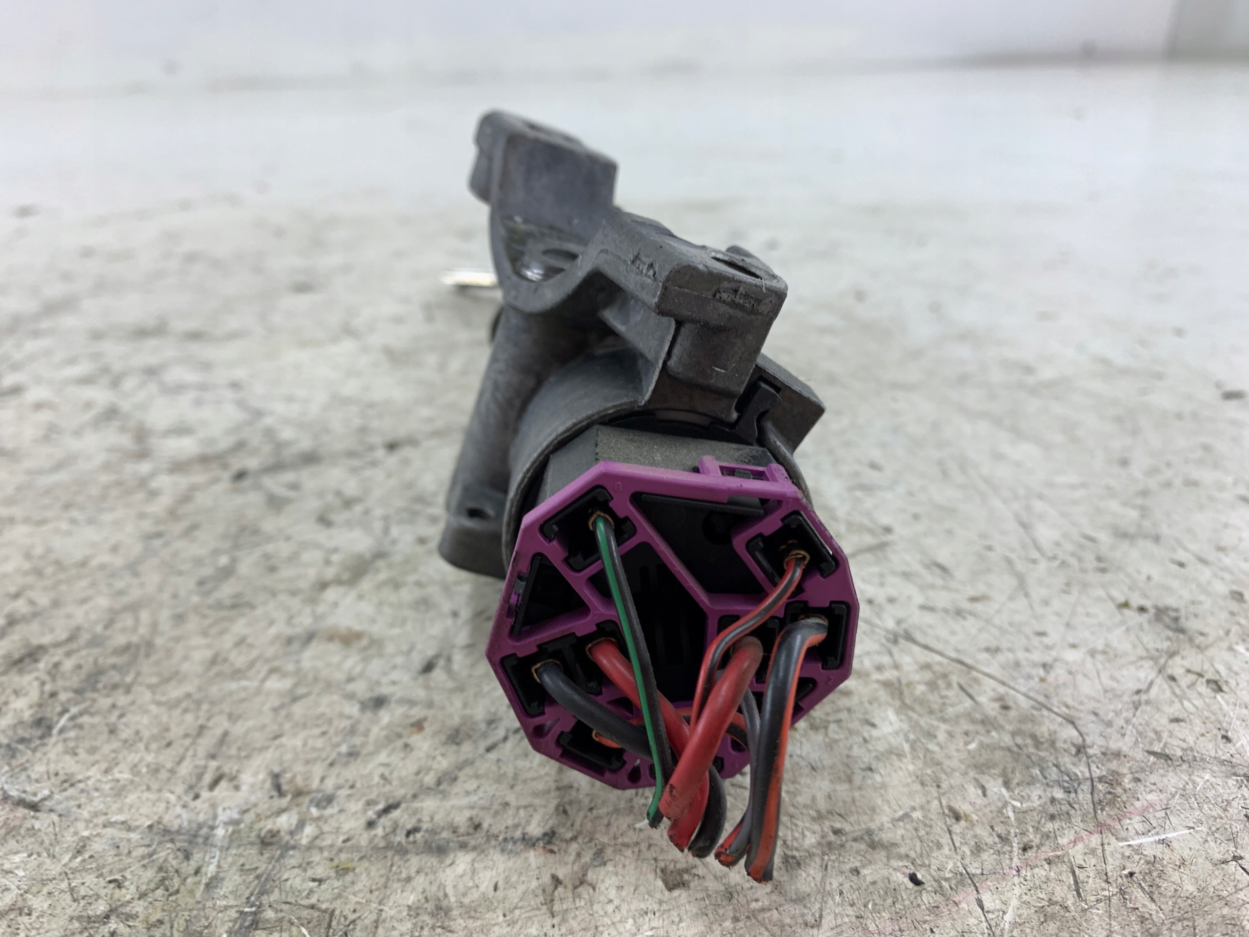 VW PASSAT B5 GOLF IV ignition + key GROT 4B0905851C