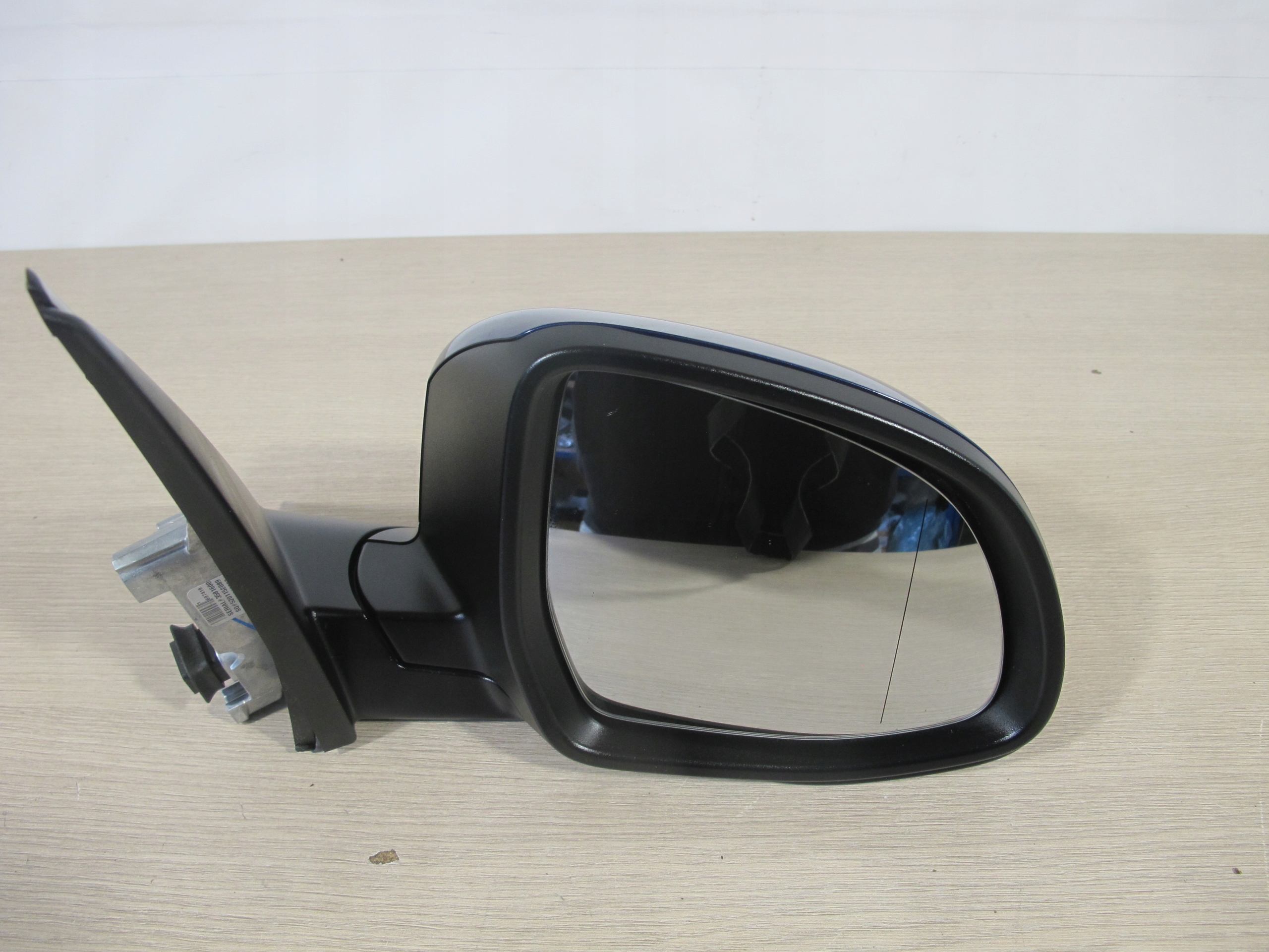 LUSTERKO BMW G01 6PIN C1M Producent części BMW OE