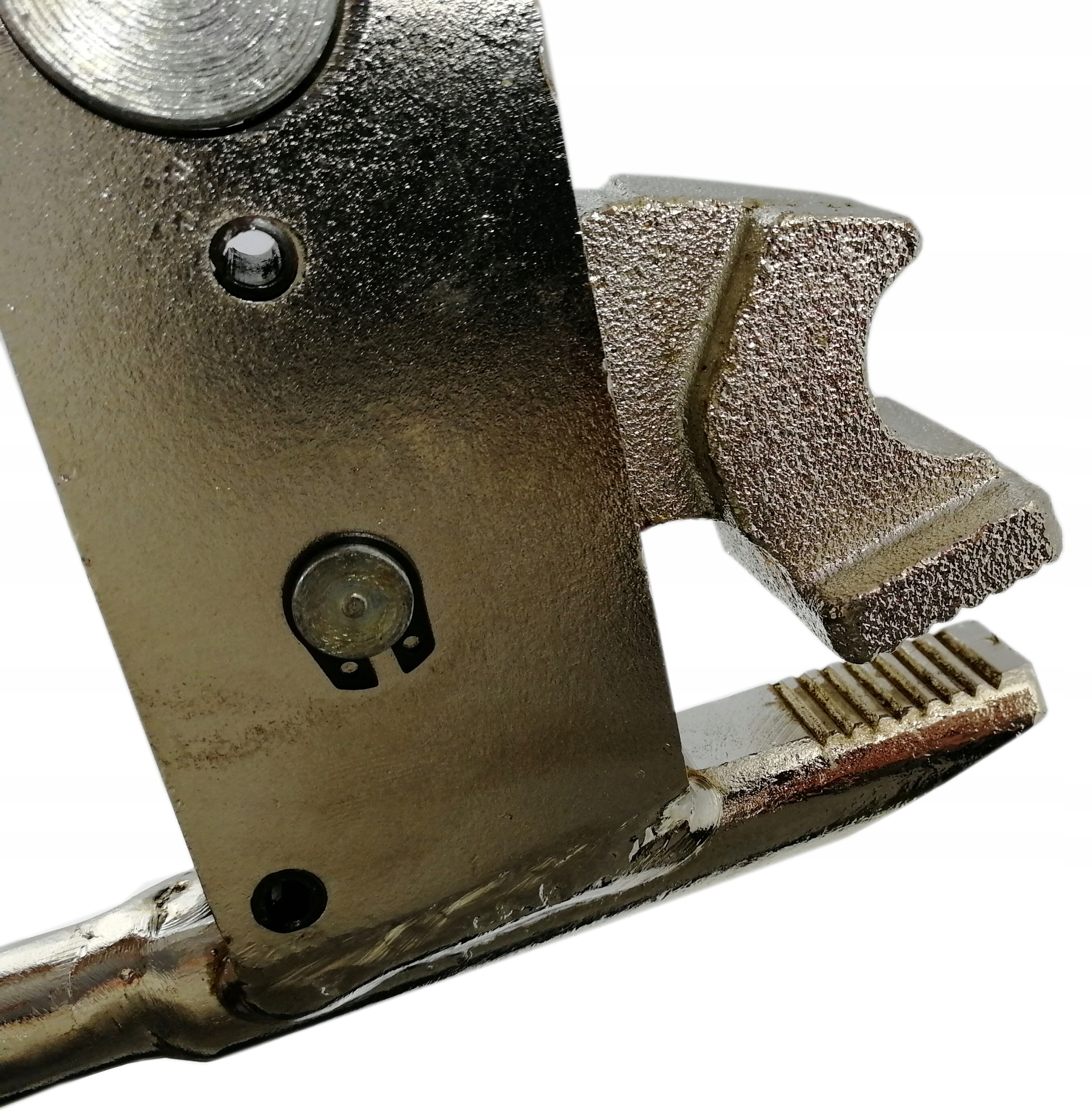 Зажим тиски для крепления грузовых шин