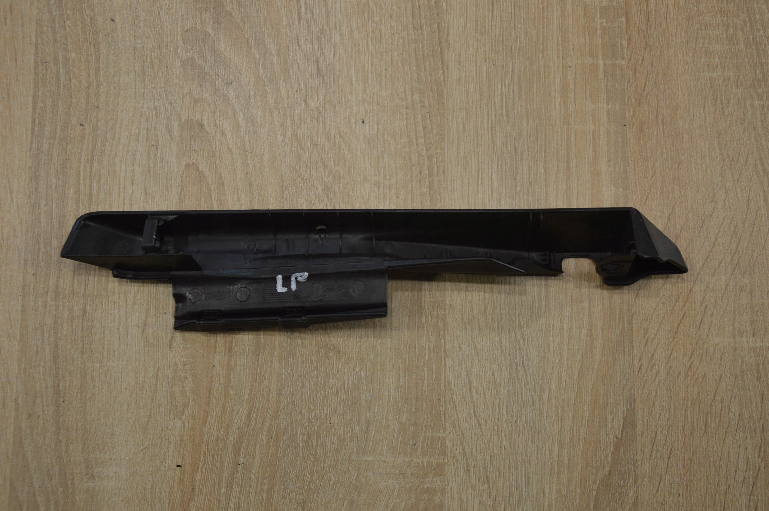 OSŁONA NAKŁADKA NAPINACZA FOTELA LEWA CRUZE Producent części Chevrolet OE