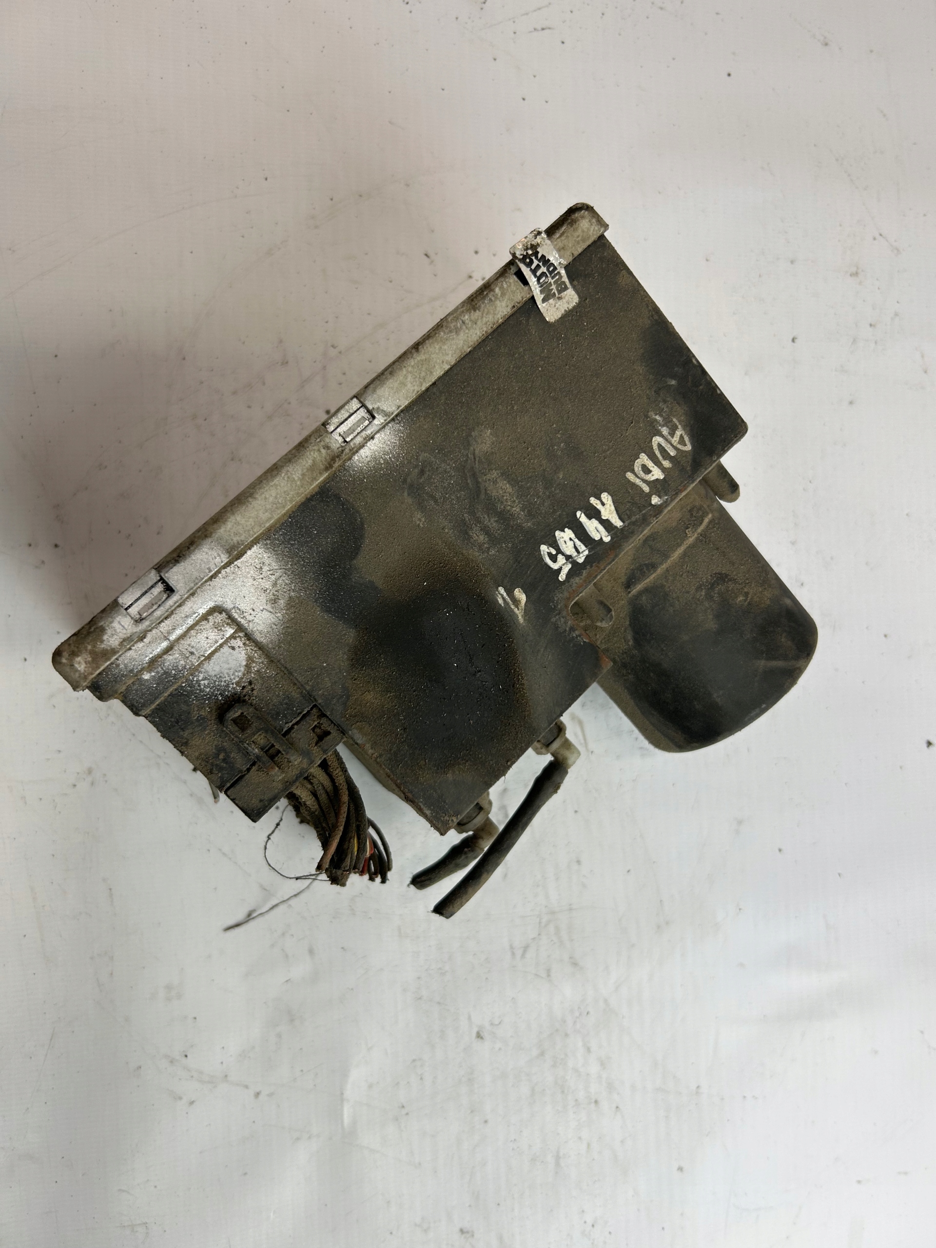 POMPKA ZAMKA CENTRALNEGO AUDI A4 B5 A3 8L