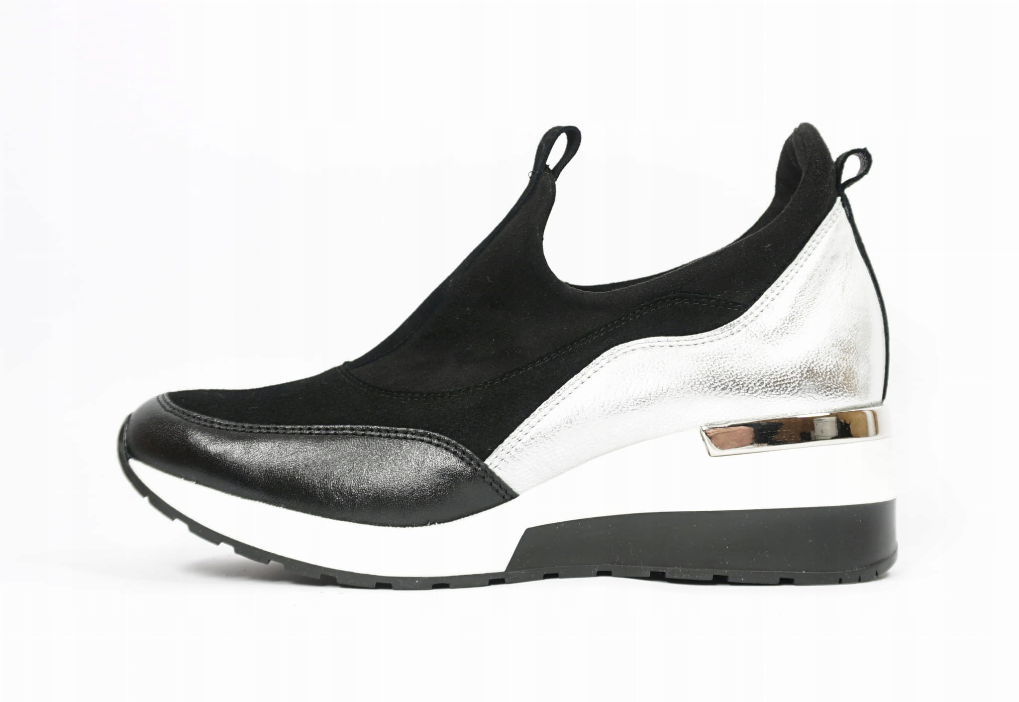 

Półbuty Sneakersy Aga 06937 czarny +srebro R39