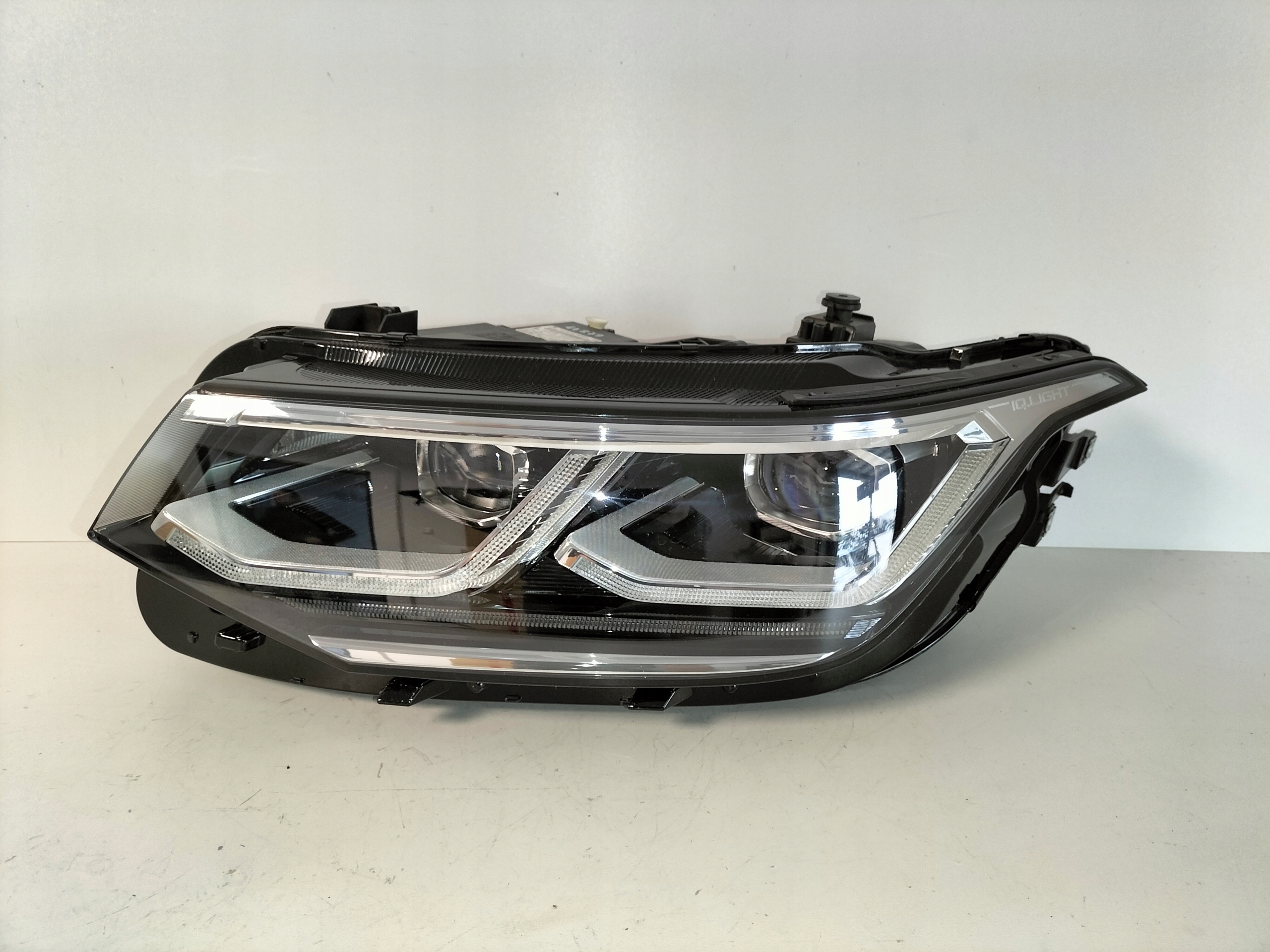 light front reflektor left VW TIGUAN II LIFT 20- FULL LED IQ LIGHT