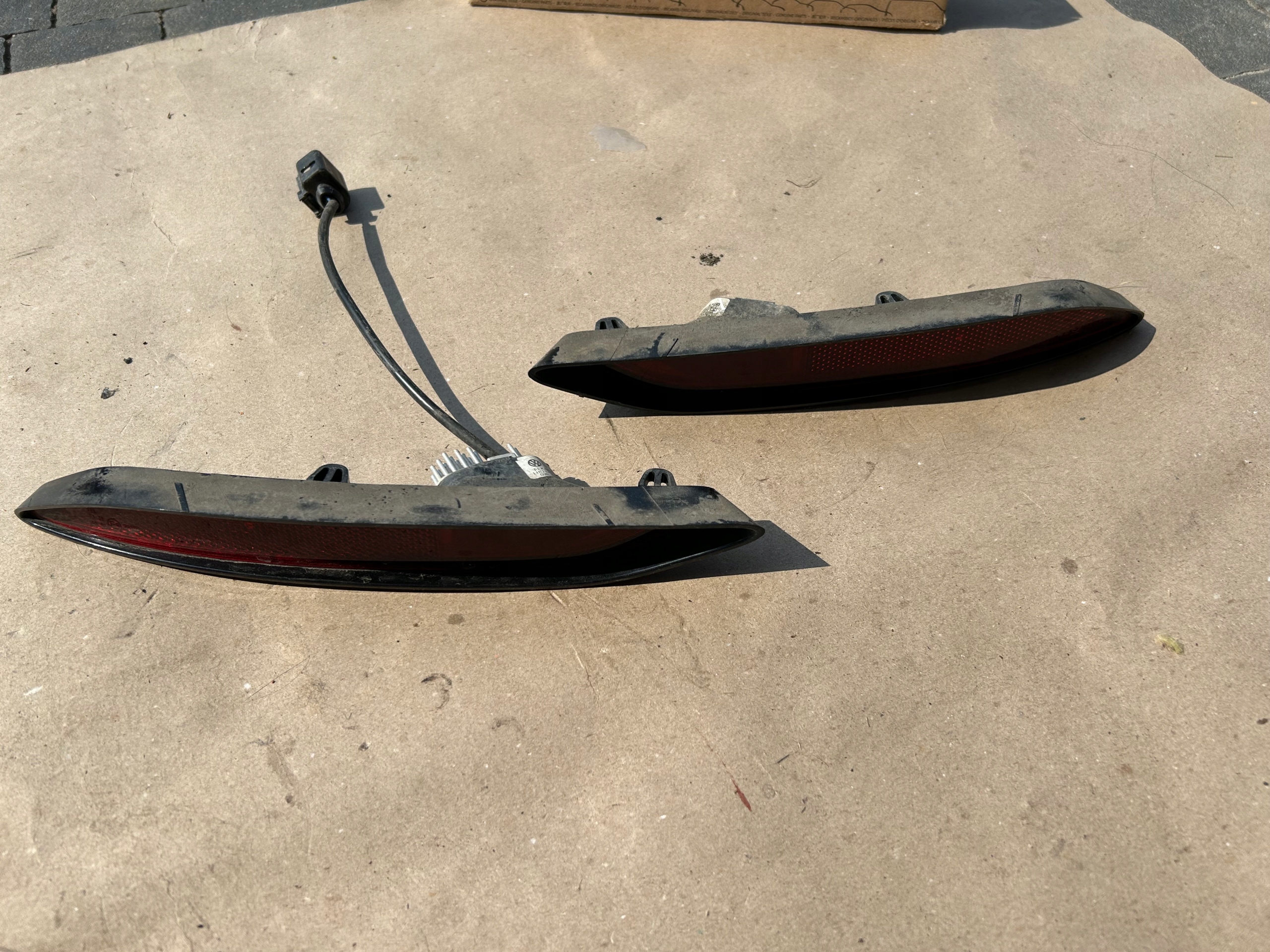 vw ID3 id.3 фонарь противотуманная задний левый + отражатель правый