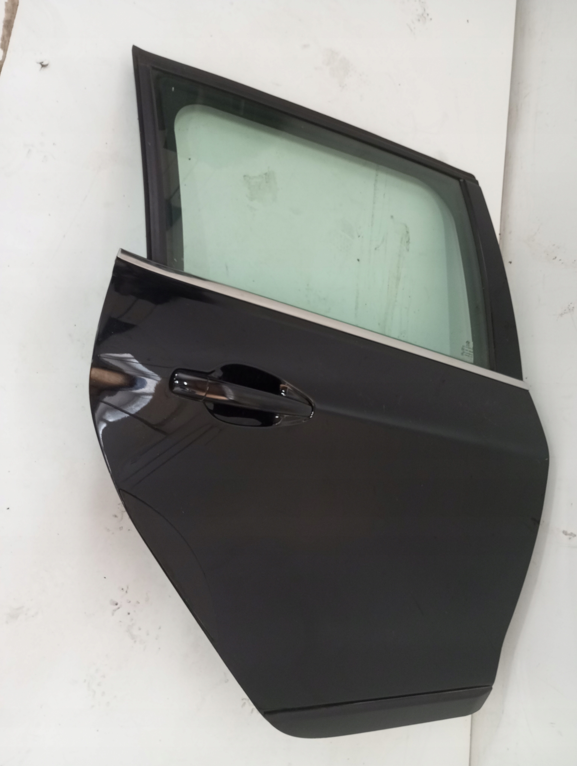 door right rear. PEUGEOT 2008 and 19R
