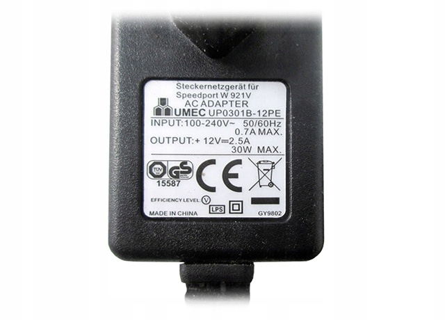 Zasilacz wtyczkowy UMEC impulsowy 12V 30W 2,5A EAN (GTIN) 4058756993615