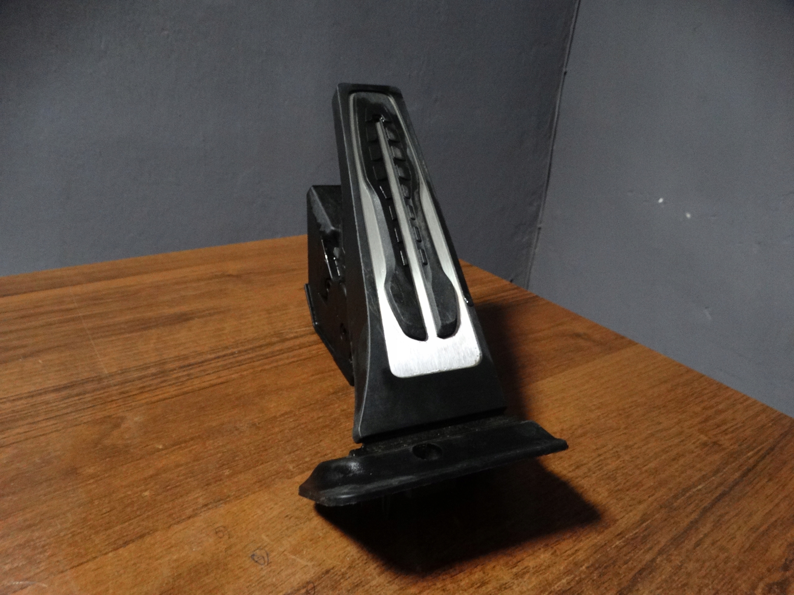IDEALNY accelerator pedal BMW G01 G02 G30 G11 1