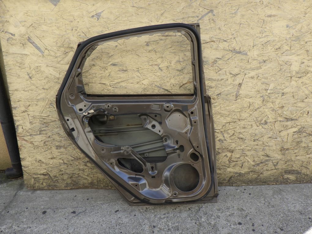 FORD FOCUS MK3 III 3 HB 2011- door left rear.