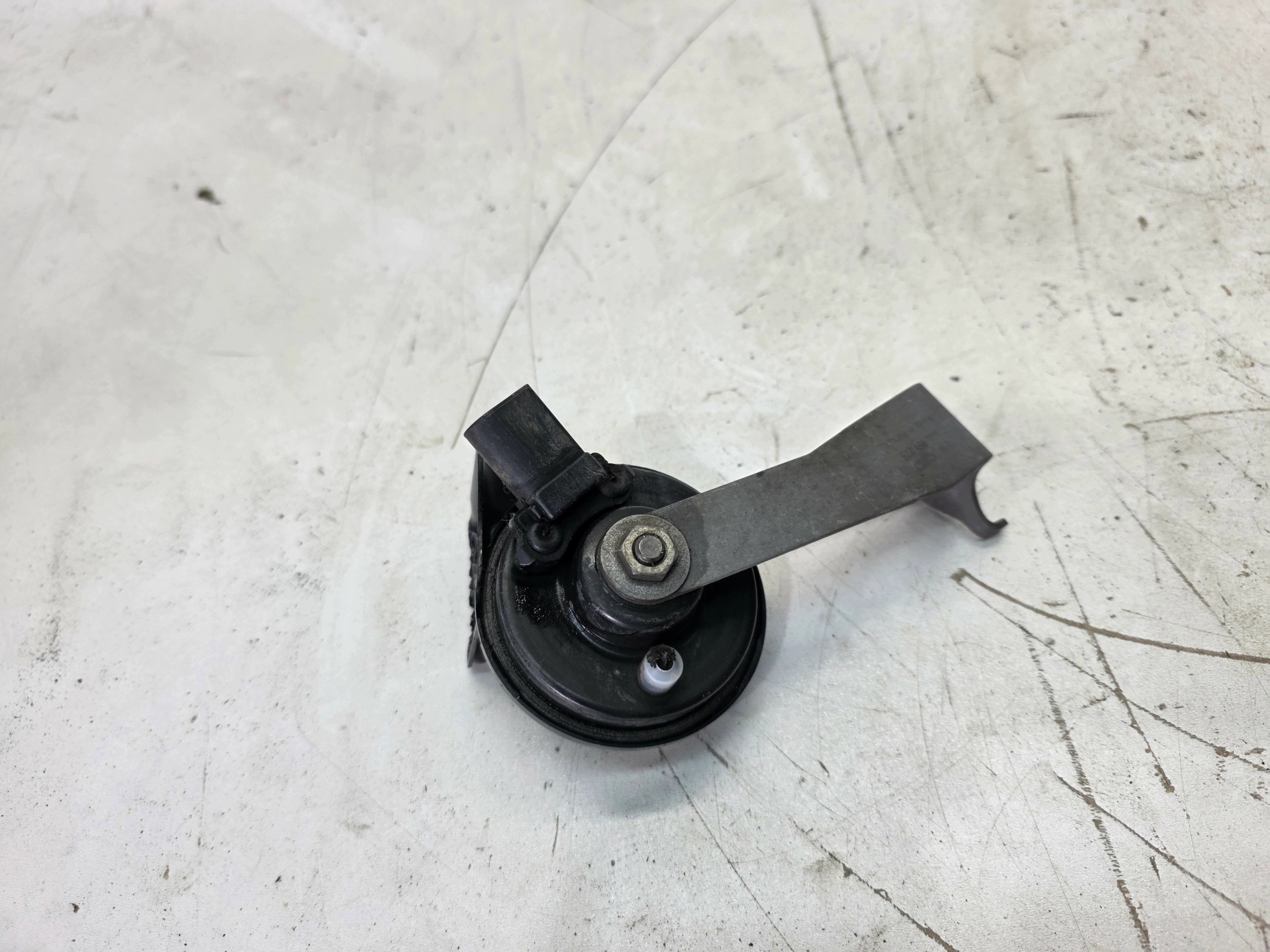 KLAKSON SYGNAL LOW AUDI Q5 FY 80A951221