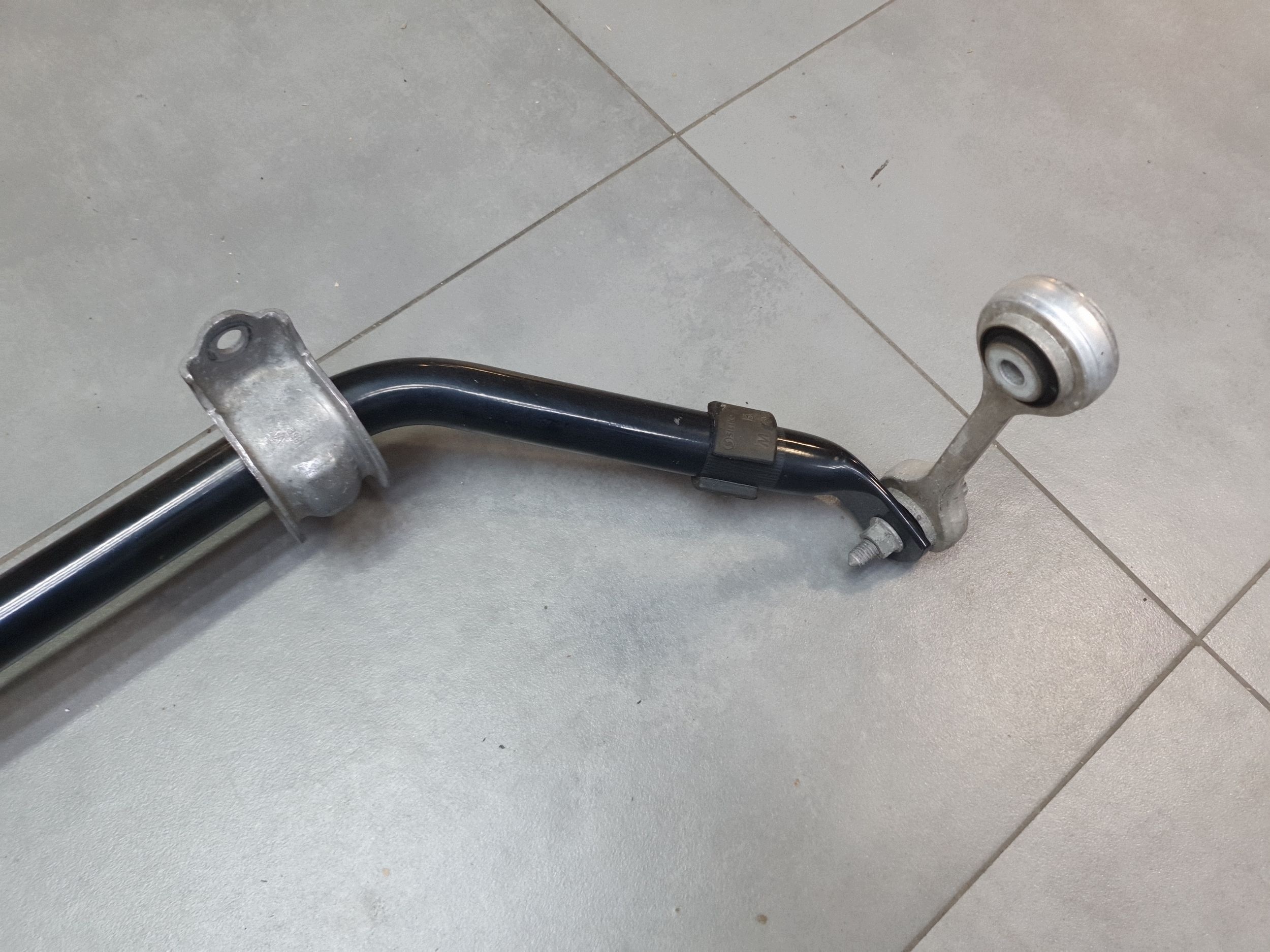 Audi SQ6 e-tron stabilisator vorne 85H411303A