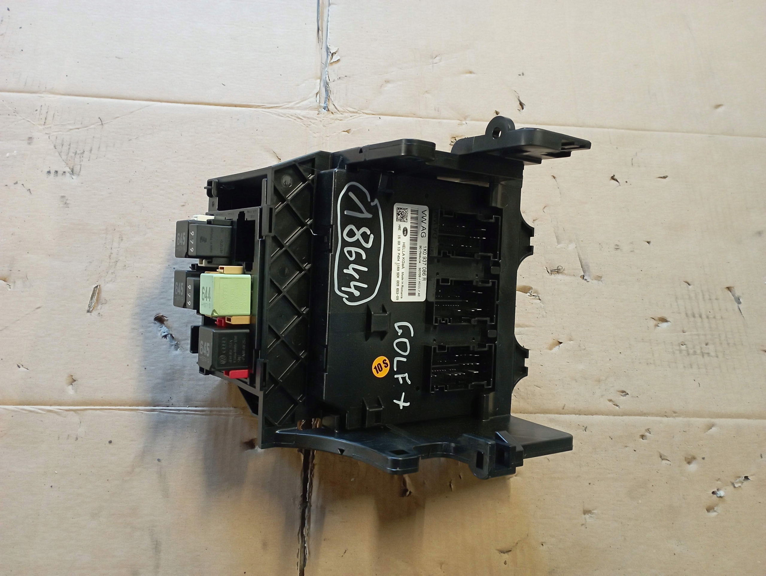 vw GOLF PLUS + блок предохранителей 1K0937086R
