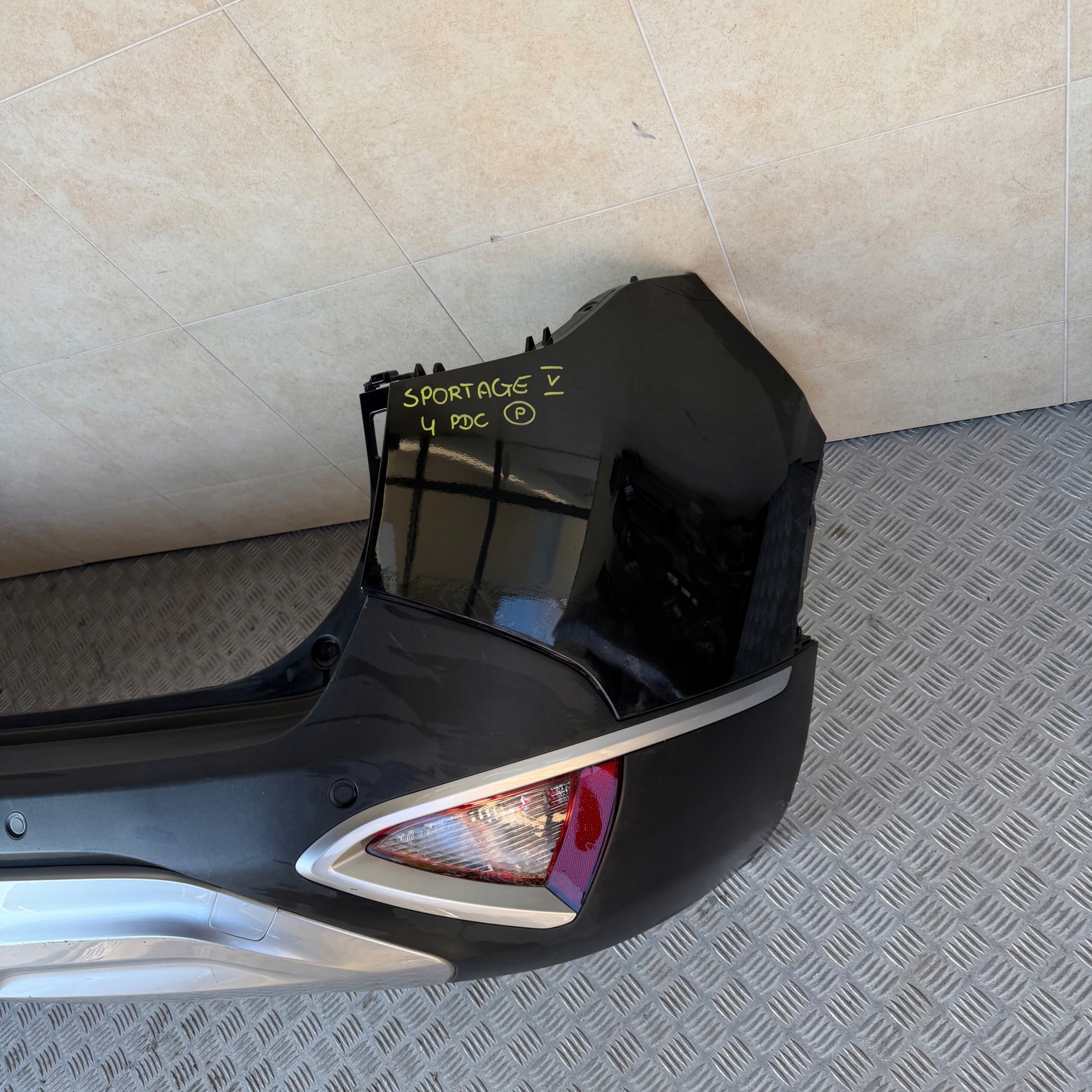 bumper rear complete KIA SPORTAGE V 2024 ROK 4 PDC