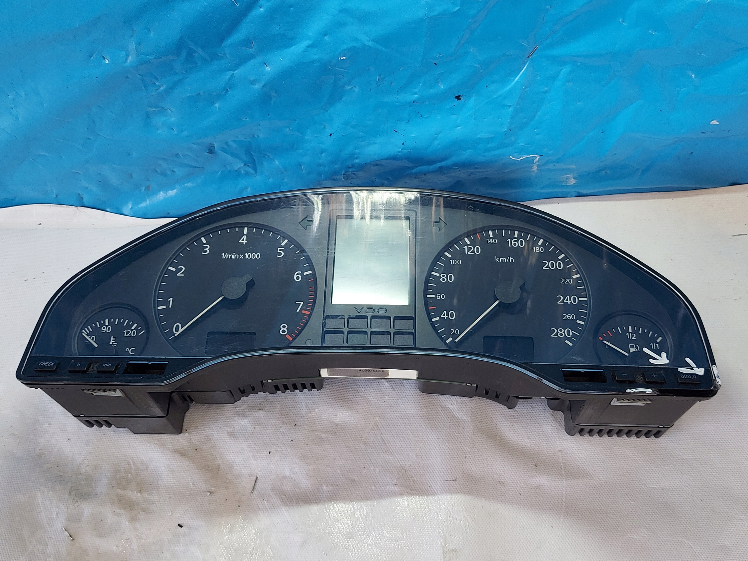 dials clock A8 D3 2.8 V6 4D0919033F