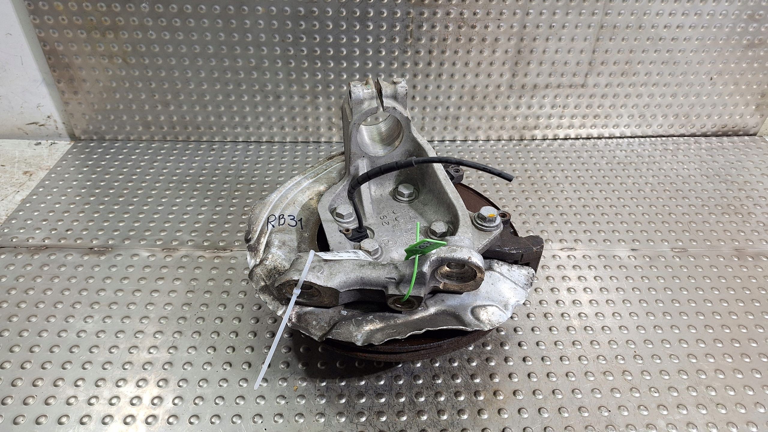 otoč čepu pravá předek 6764444 BMW E81 E87 E90 E91 E92 E93