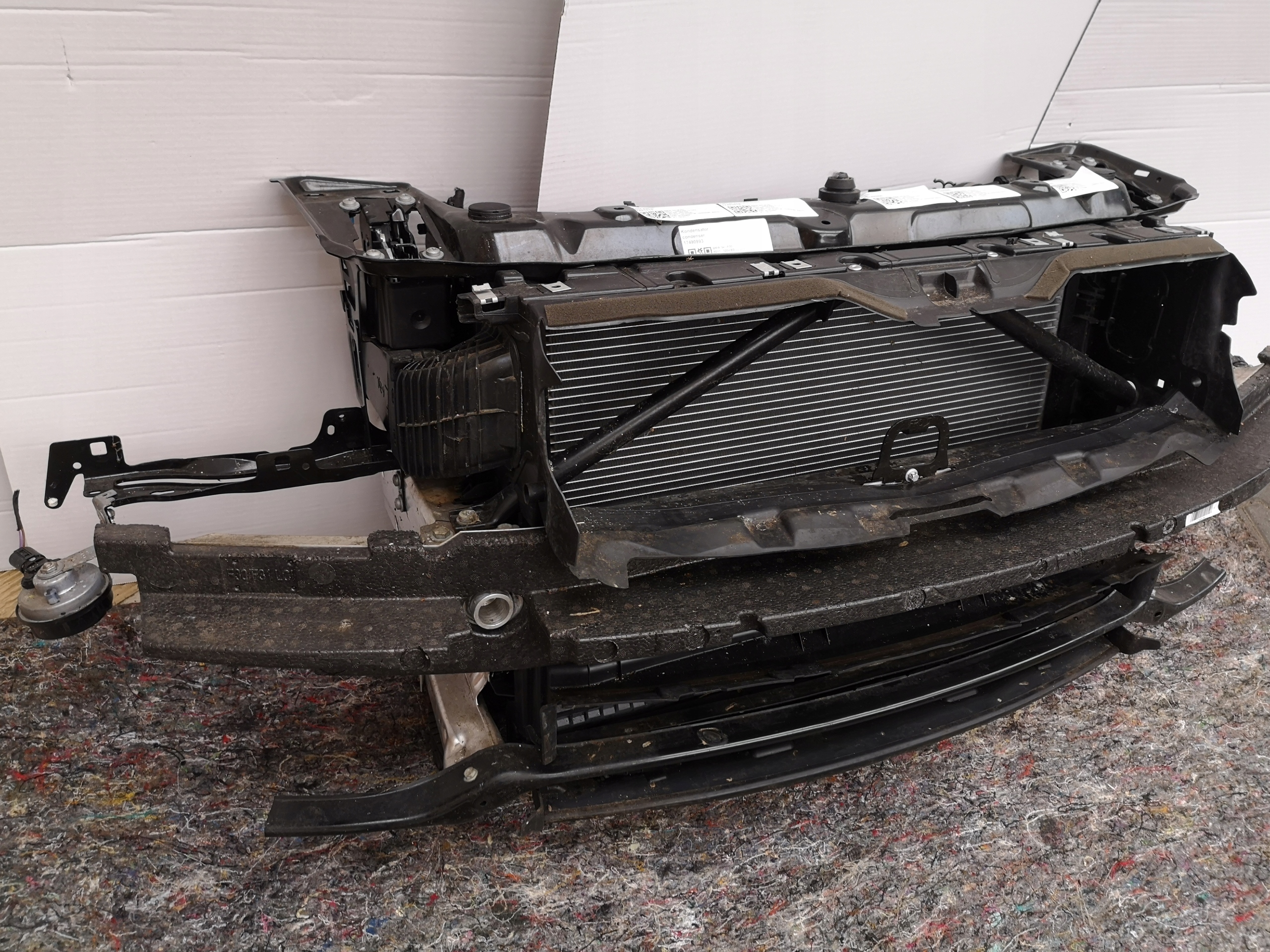 PAS PRZÓD CHŁODNICE BMW F30 F31 320 LCI DIESEL Typ samochodu Samochody osobowe